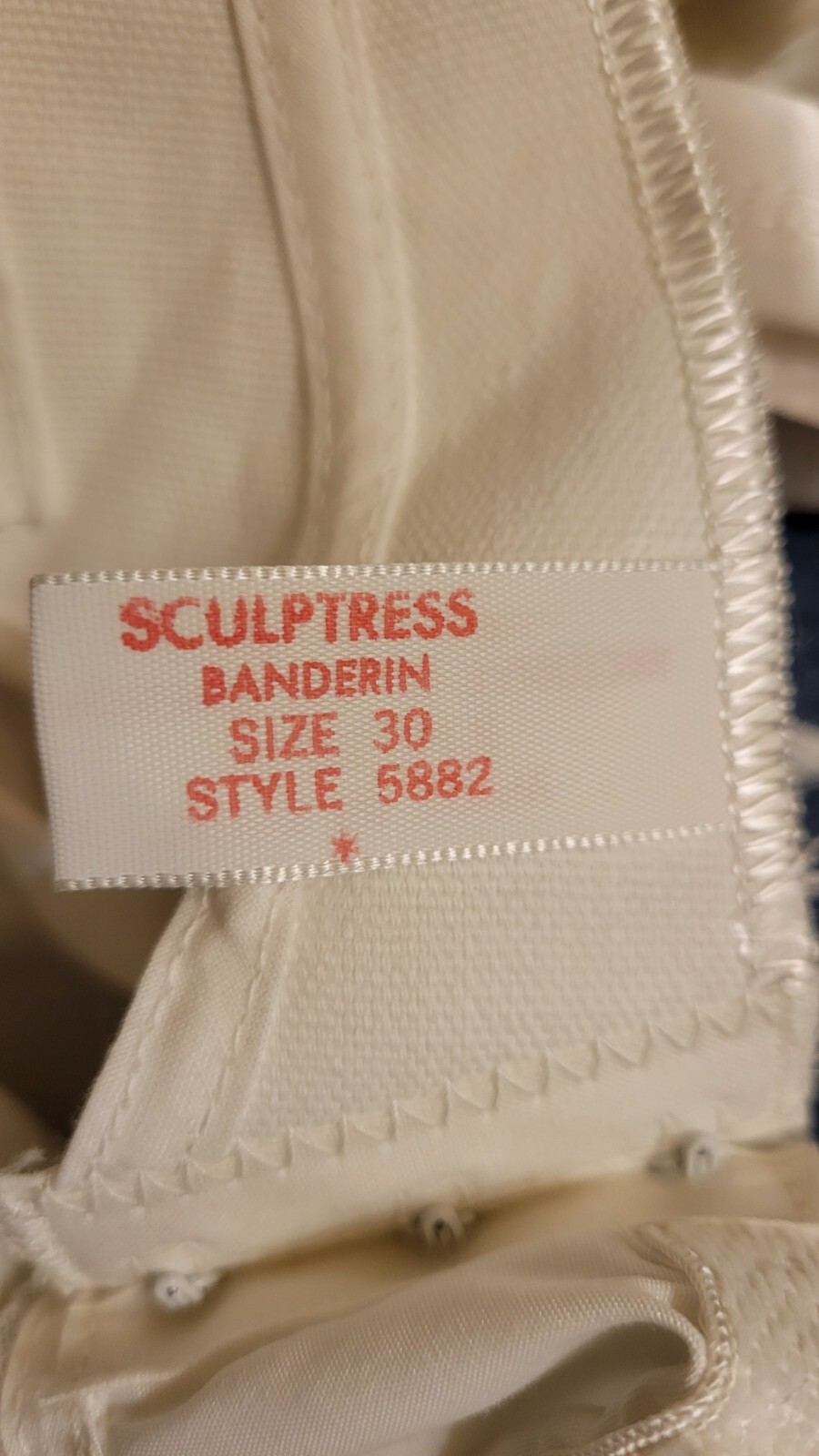 Vintage 1970’s Sculptress White Poly Bra 30 C/ 30 CC Style 522 w/ banderin