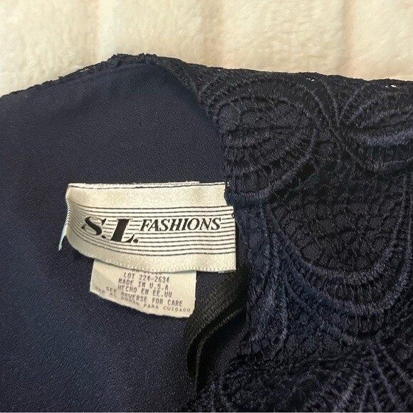 Vintage SL Fashions 14W/16W Dark Blue Lace Layered Church Office Cropped Blouse
