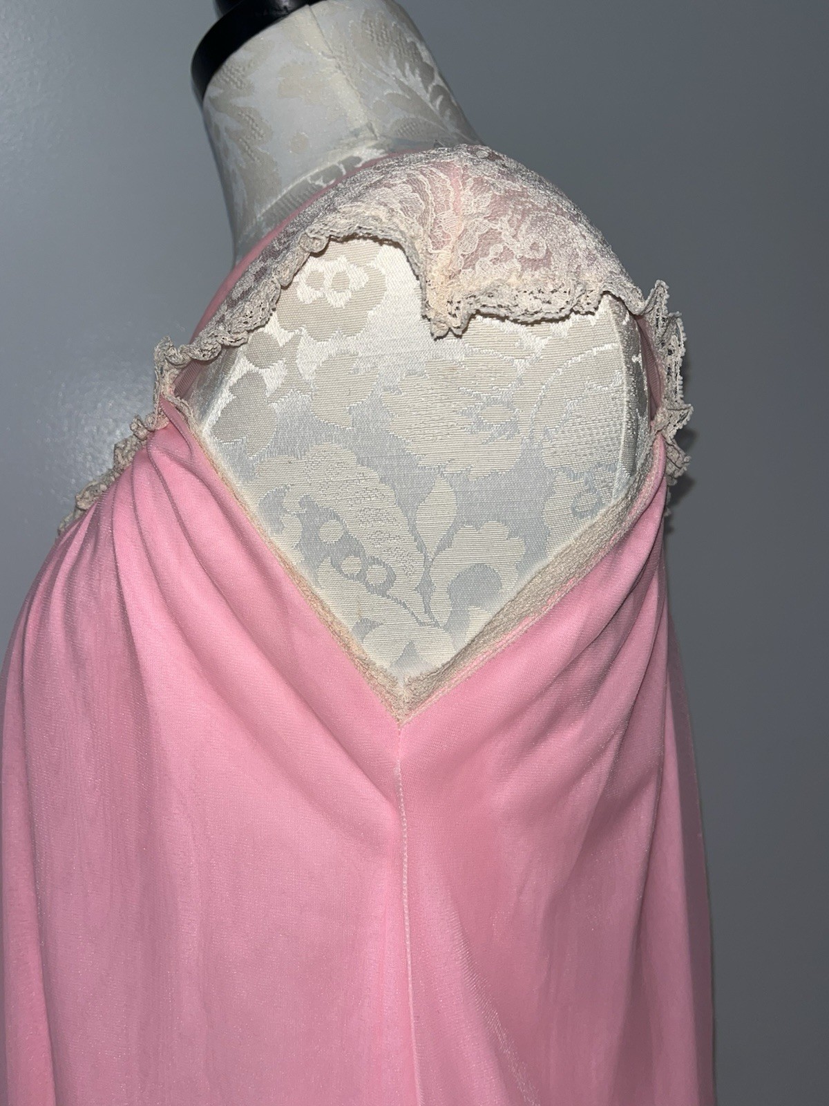 Vintage Avian Peignoir Pink Chiffon Lace V Neckline Negligee Nightgown Babydoll