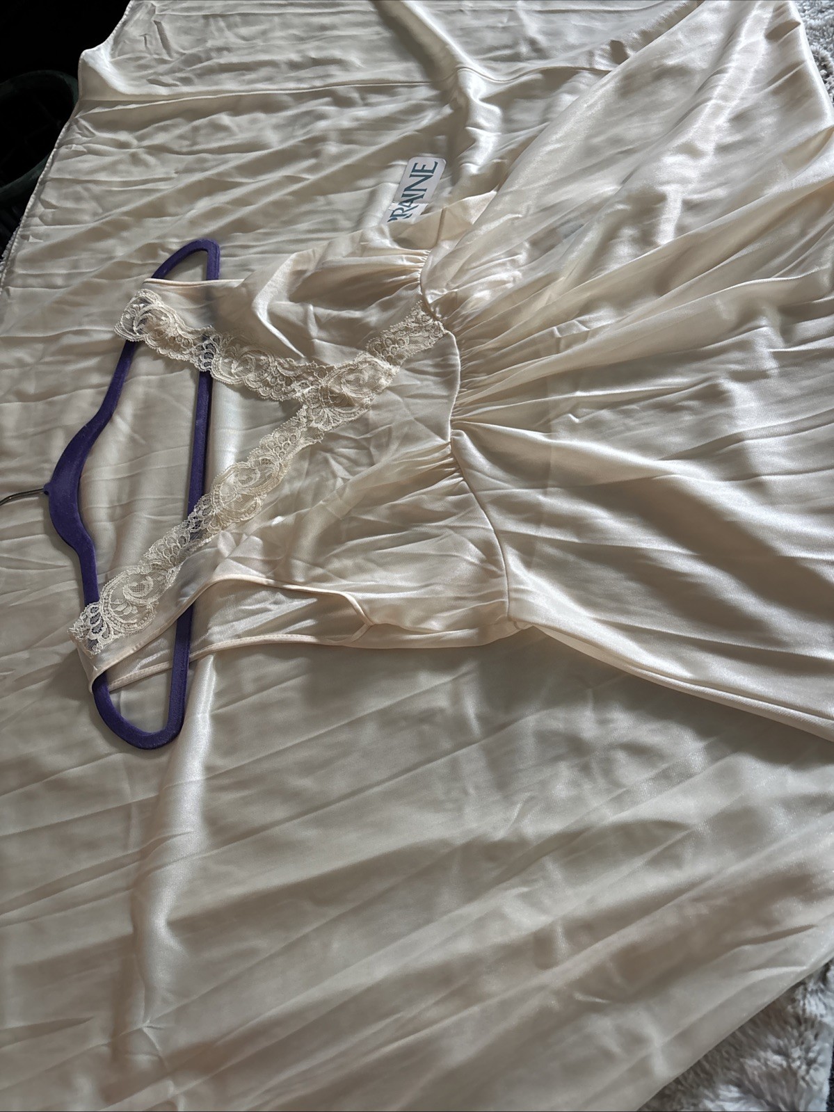 Vintage Lorraine Goddess Sheer Soft Cream Glow Lace Long Full sweep Gown NWT