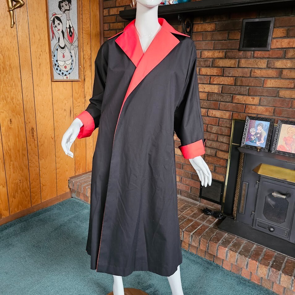Vtg 80s Pauline Trigere Reversible Red Black Wing Cuff Swing Trench Car Coat M/L