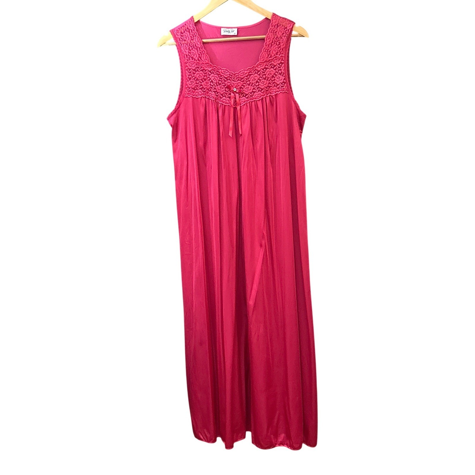 Vintage Vanity Fair Nightgown Magenta Pink Lace Coquette Romantic Grandmacore