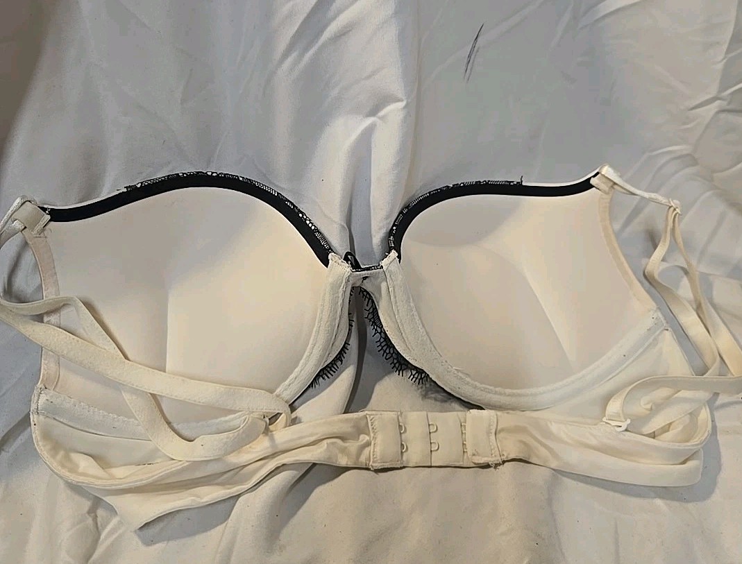 2011 Victoria’s Secret Miraculous Plunge 34B White Blk Lace Trim Bra Rhinestones