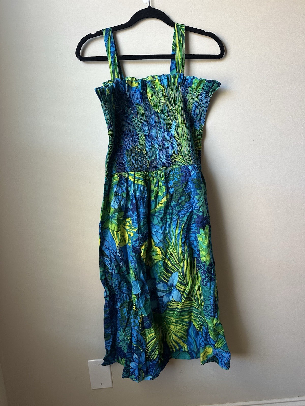 Vintage Metropolitan Women’s floral smocked flowy Dress Size 1x 100% Cotton