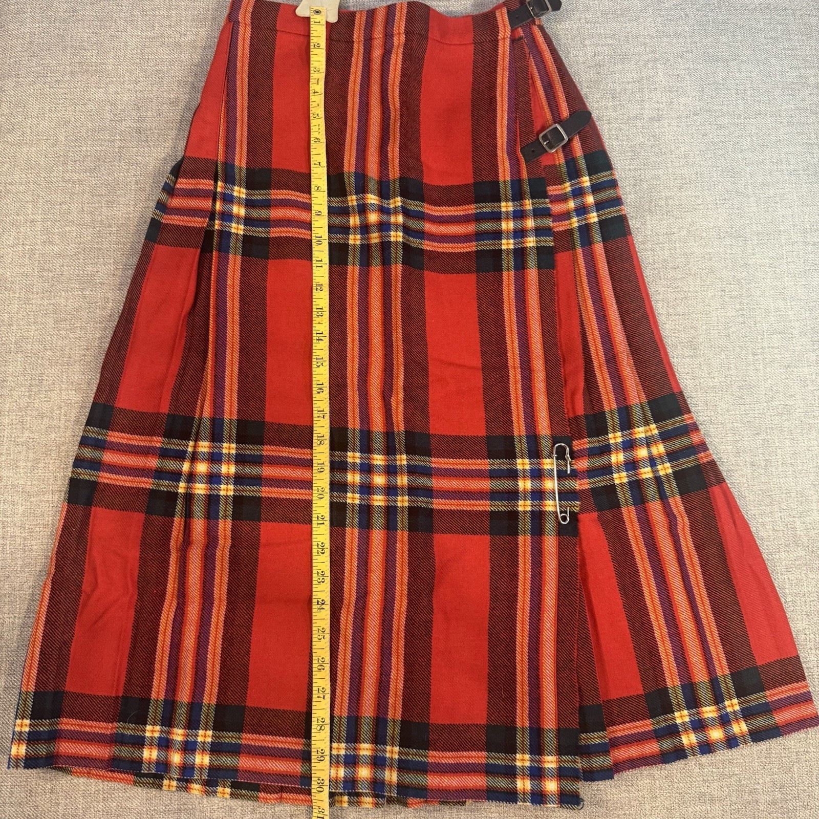 Vintage Glenisla Tartan Wool Kilt Skirt Scotland Plaid Wrap Adjustable Buckle