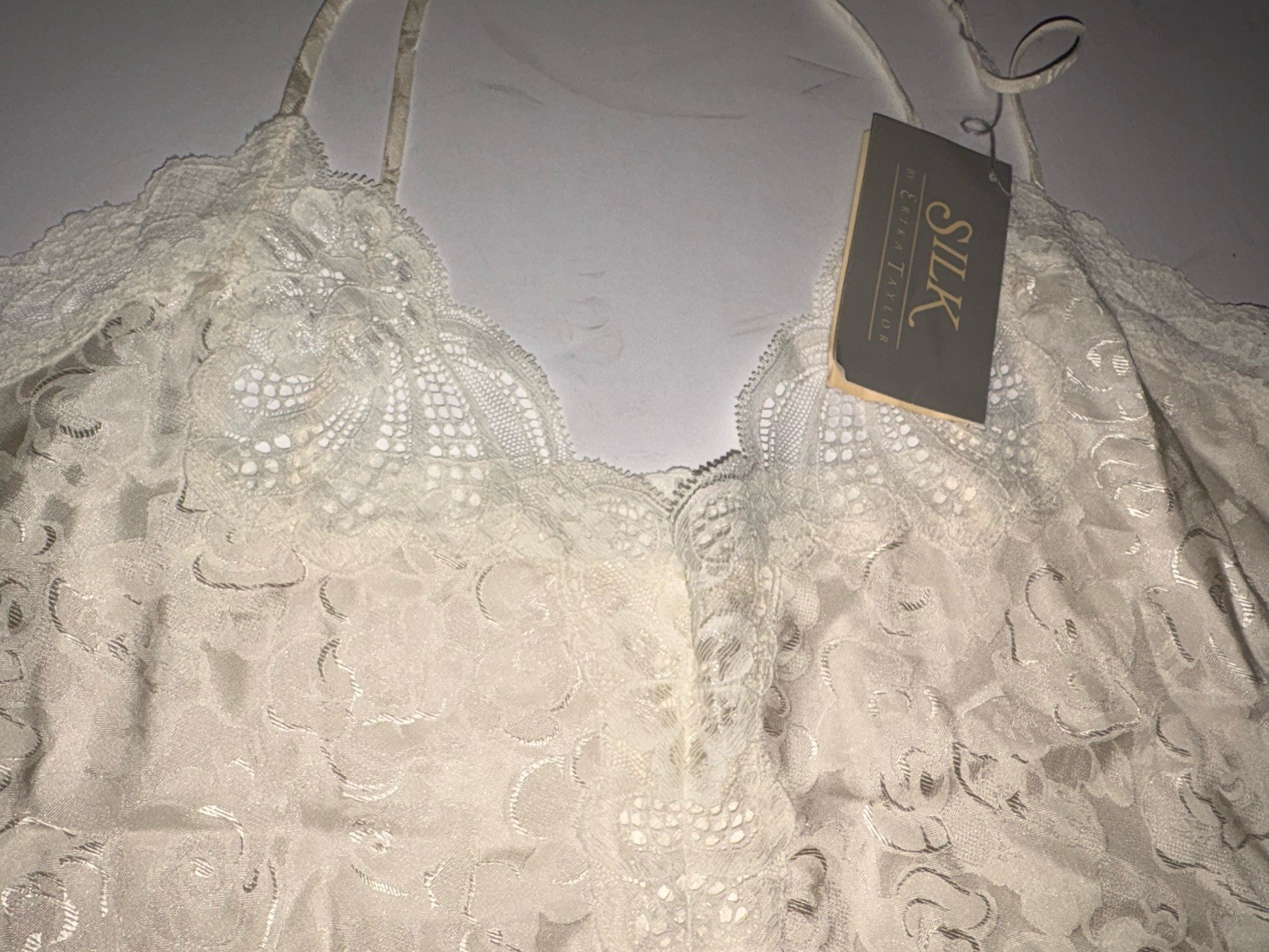 NWT SILK Erika Taylor 100% Silk Floral Lace Trim Camisole Top Ivory Sz M Y2K