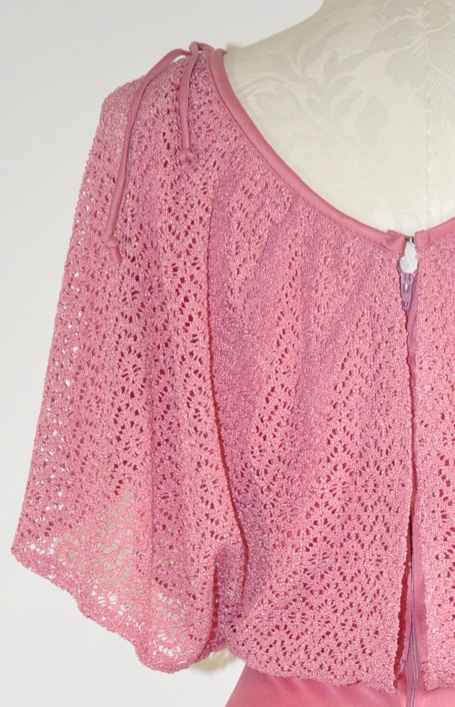 70s Vintage Pink Poly Jersey Eyelet Lace Draped Batwing Sleeve Boho Cape Dress S