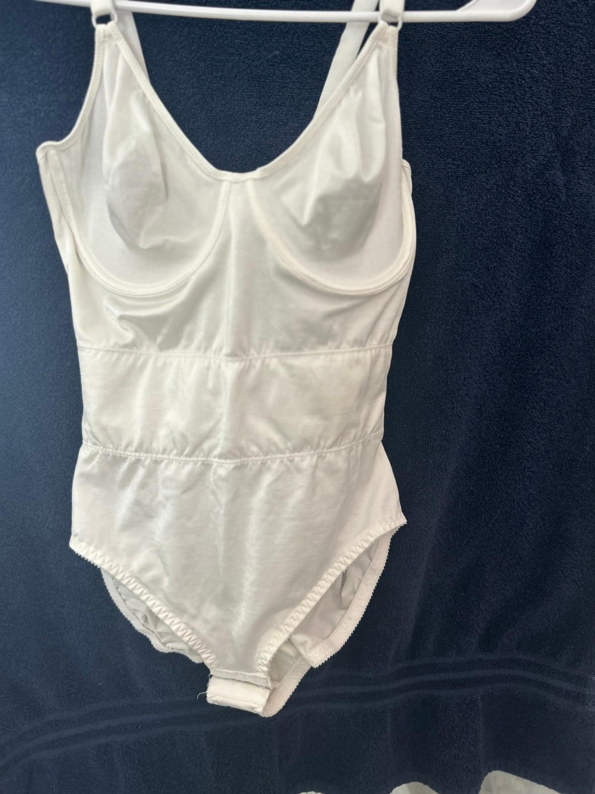 Van Raalte Ultra Firm Built-In-Bra Underwired Body Shaper White 36D New no tag