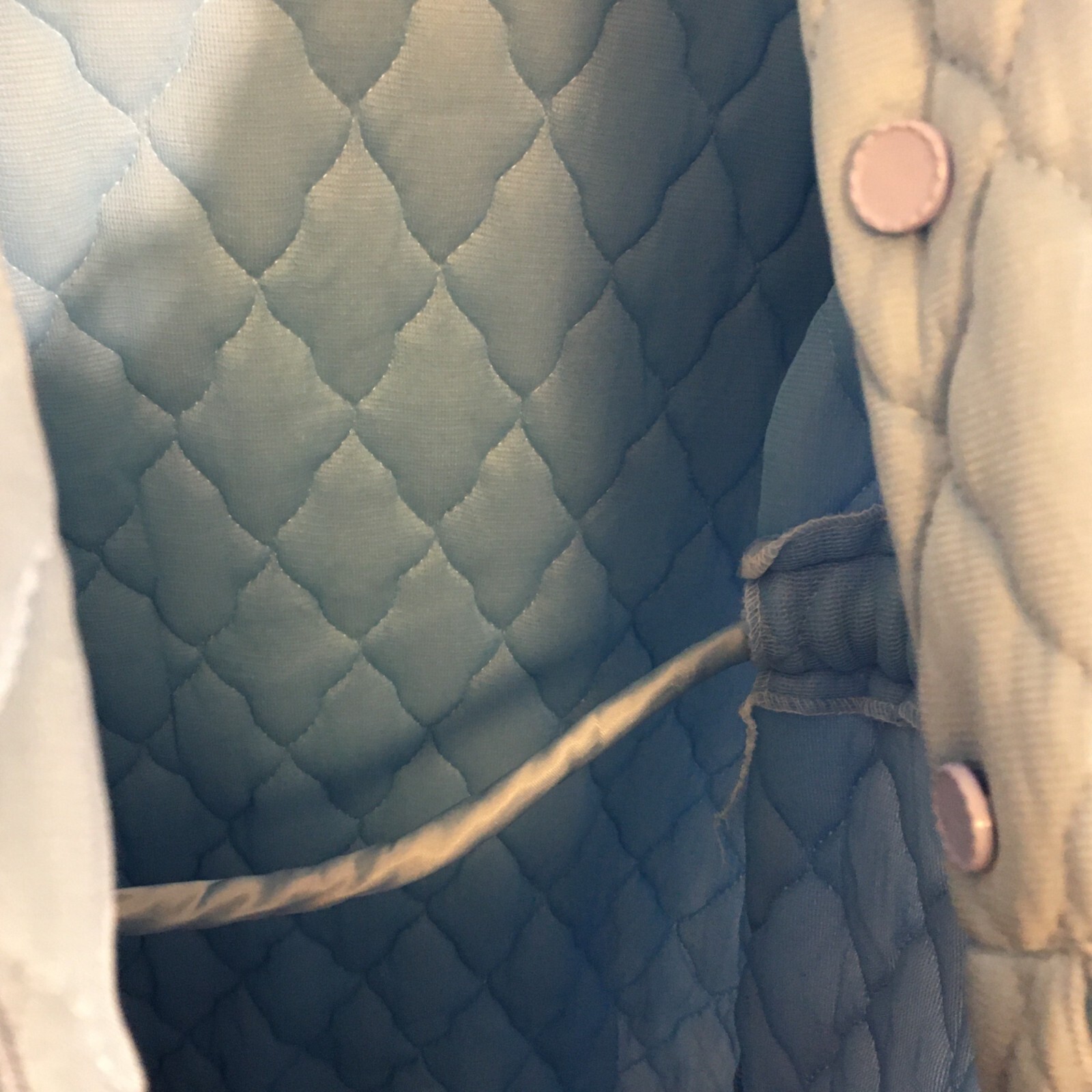 Vintage 60s 70s Light Quilted Long Robe Grannycore Coastal Grandma Lingerie (9)