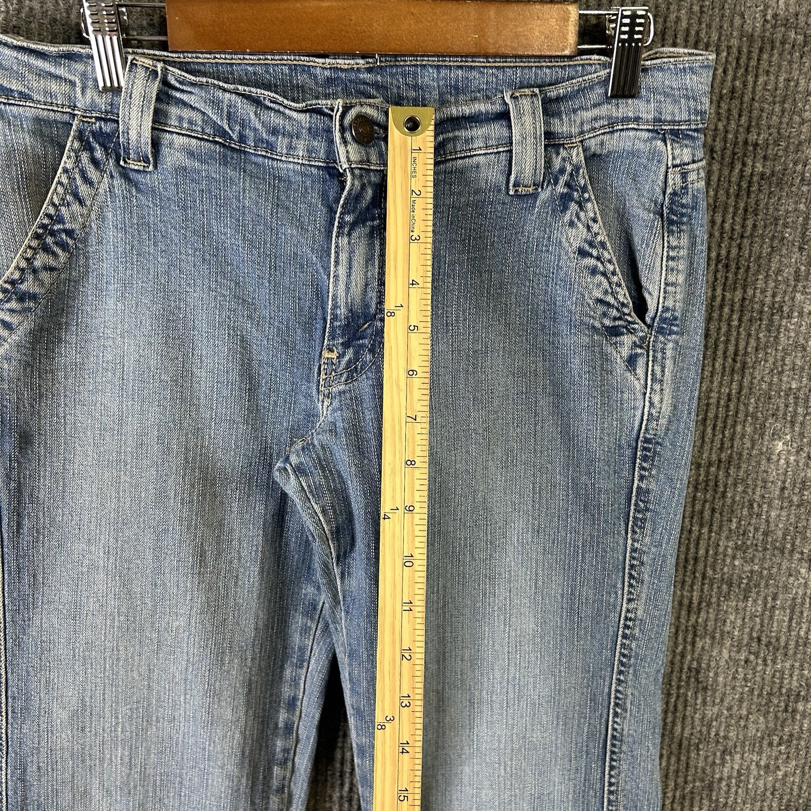 Vintage Levis Jeans Women’s 32/32 Flare Leg