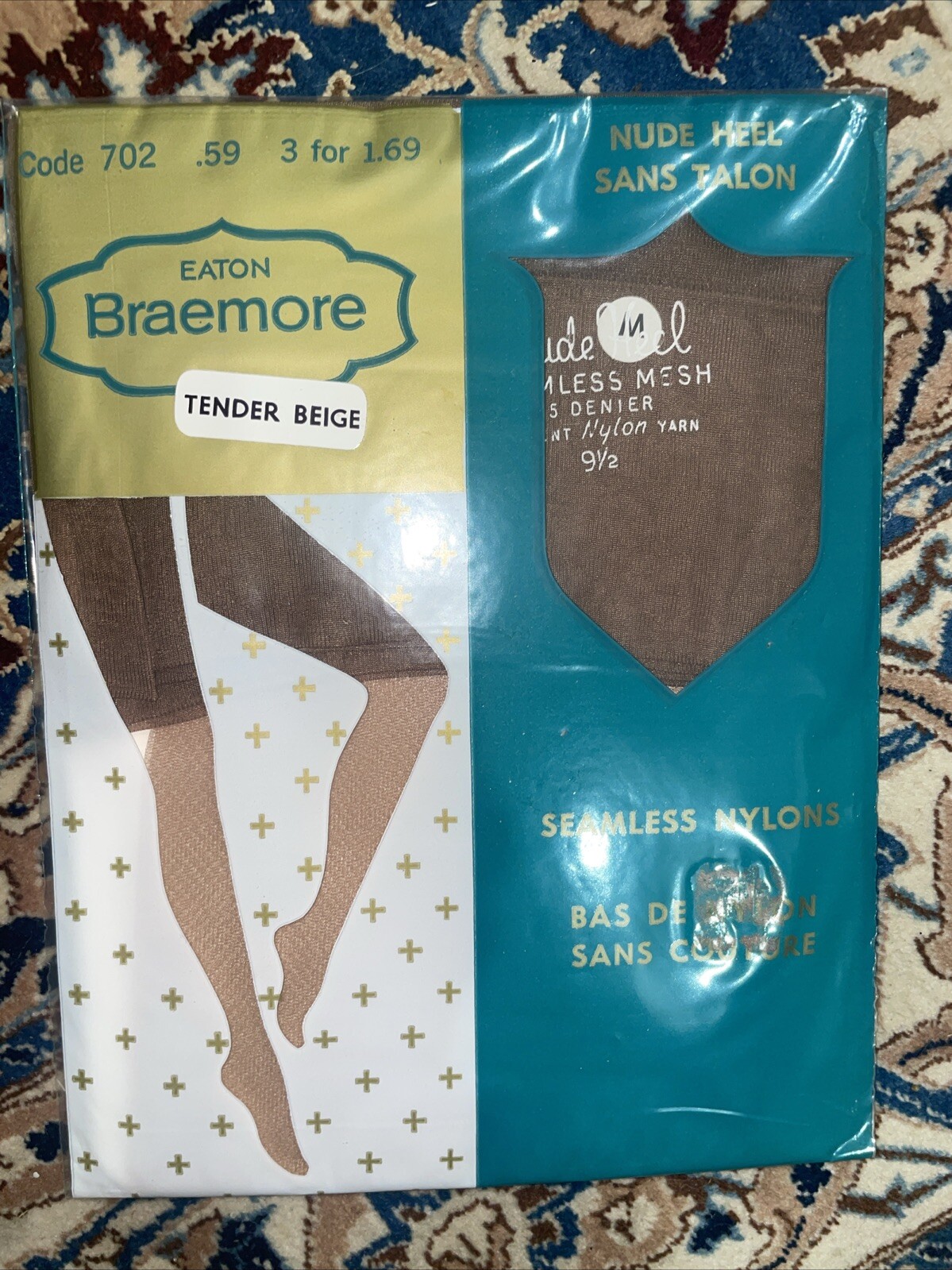 VINTAGE DUPONT NYLON GARTER STOCKINGS SEAMLESS MESH 9 1/2-M – 32” TENDER BEIGE