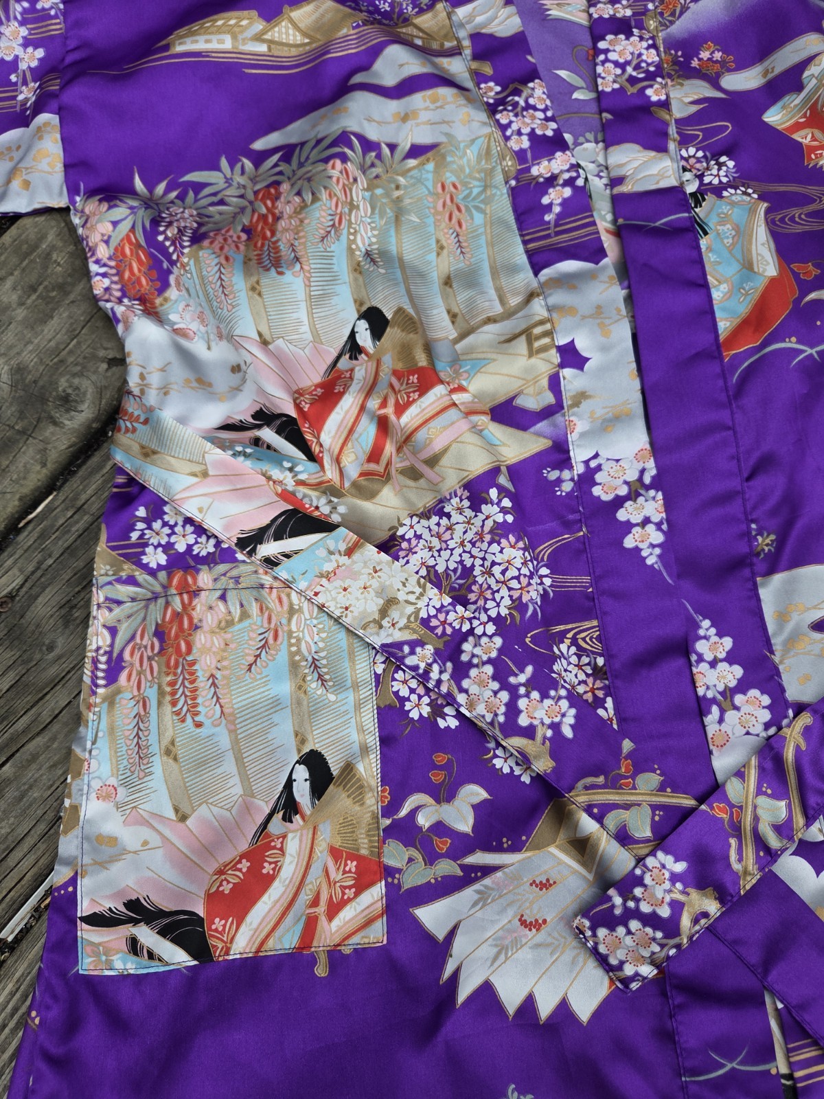 Ichiban Vintage Japanese Kimono Robe Purple Satin 42″ Long One Size Gorgeous