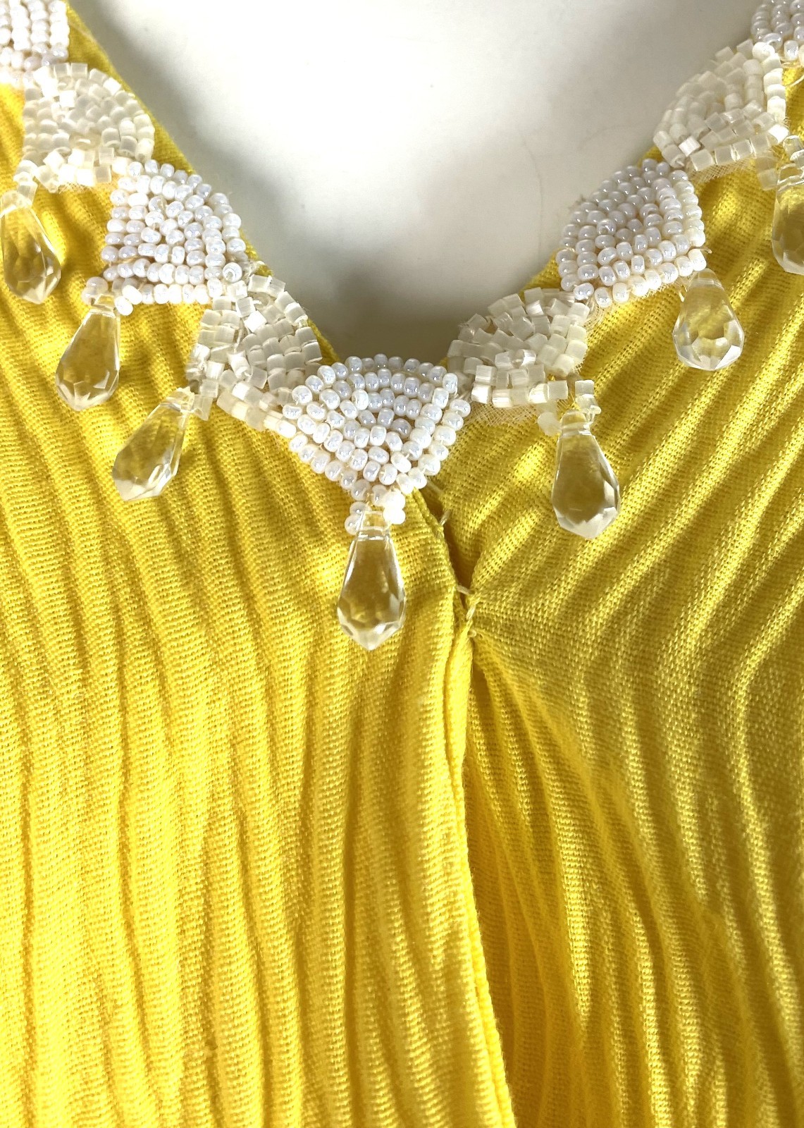 Vtg 60s Mod Canary Yellow CARNIVAL sheath dress + Bow and Appliques S 32″ Bust
