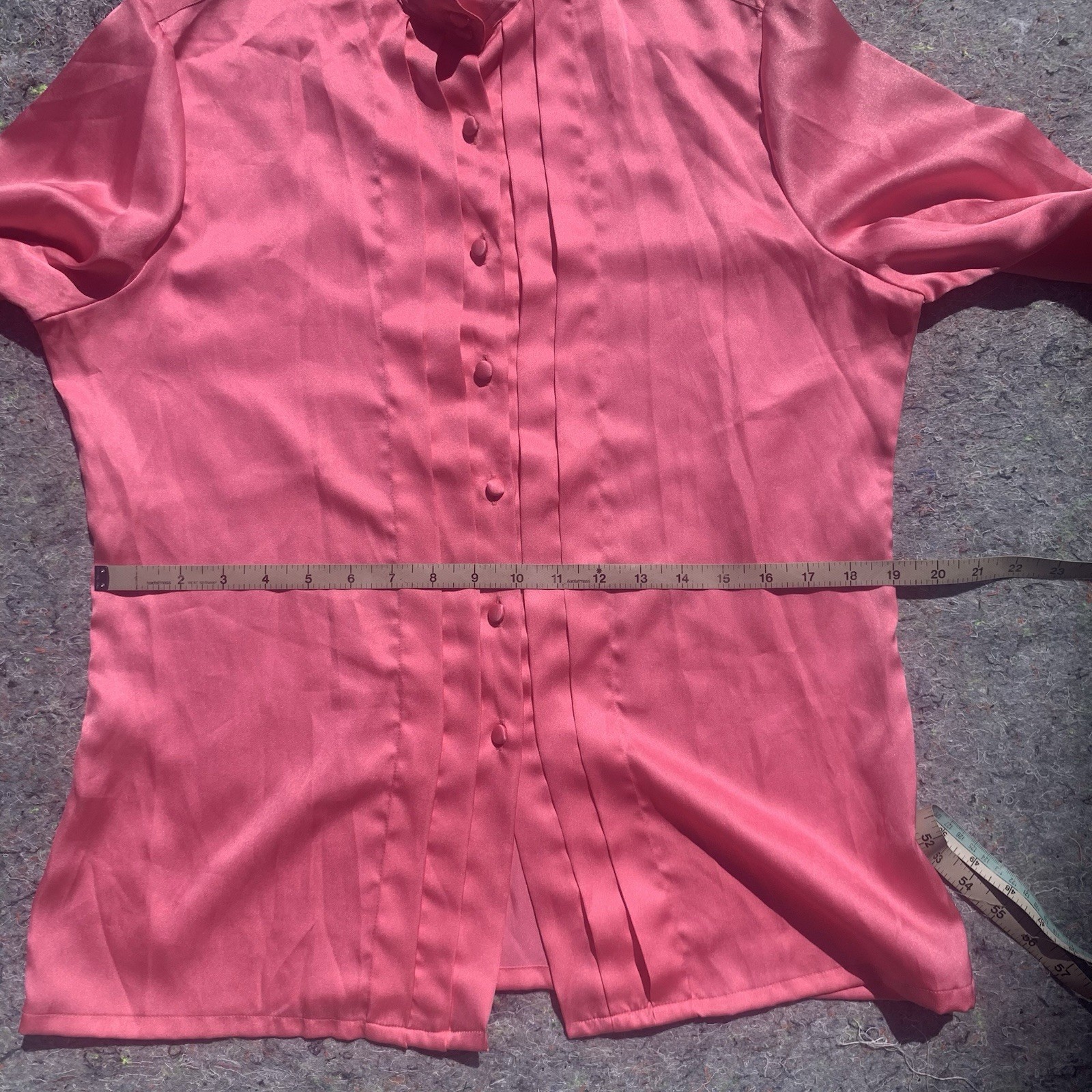 Vintage 70s The Custom Shop Eraser Pink 100% polyester pleated button front top