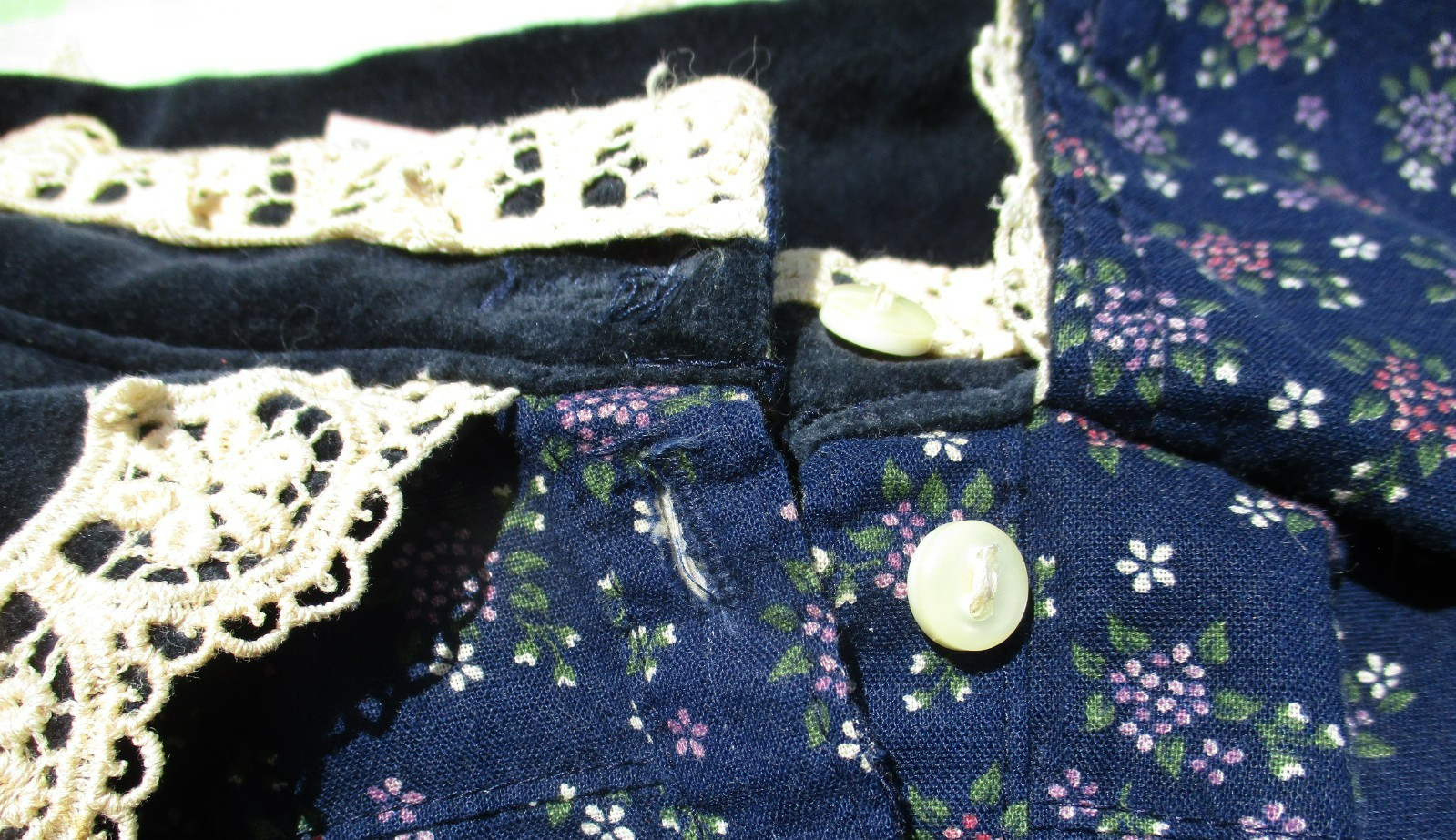 Vintage 70s Gunne Sax by Jessica Crochet Lace Velvet Puritan Collar Smock Dress