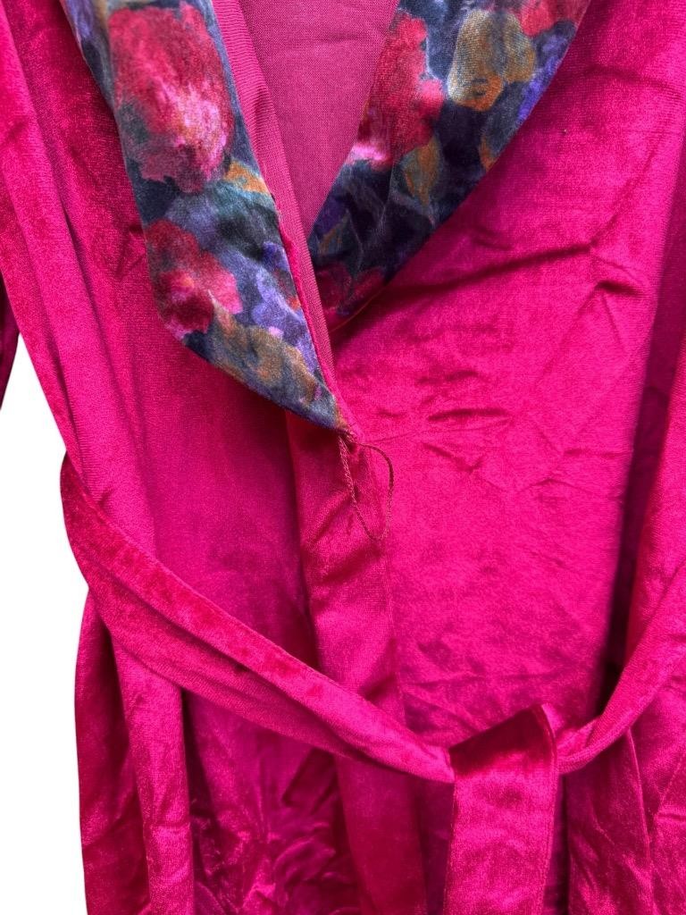Vintage Appel Robe Ruby Red Velour NEW with Belt size Medium