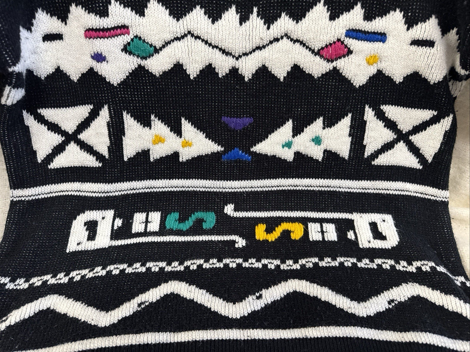 Vintage – 80s Bramble Lane – Graphic Sweater – Black/ White Mock Neck – Medium