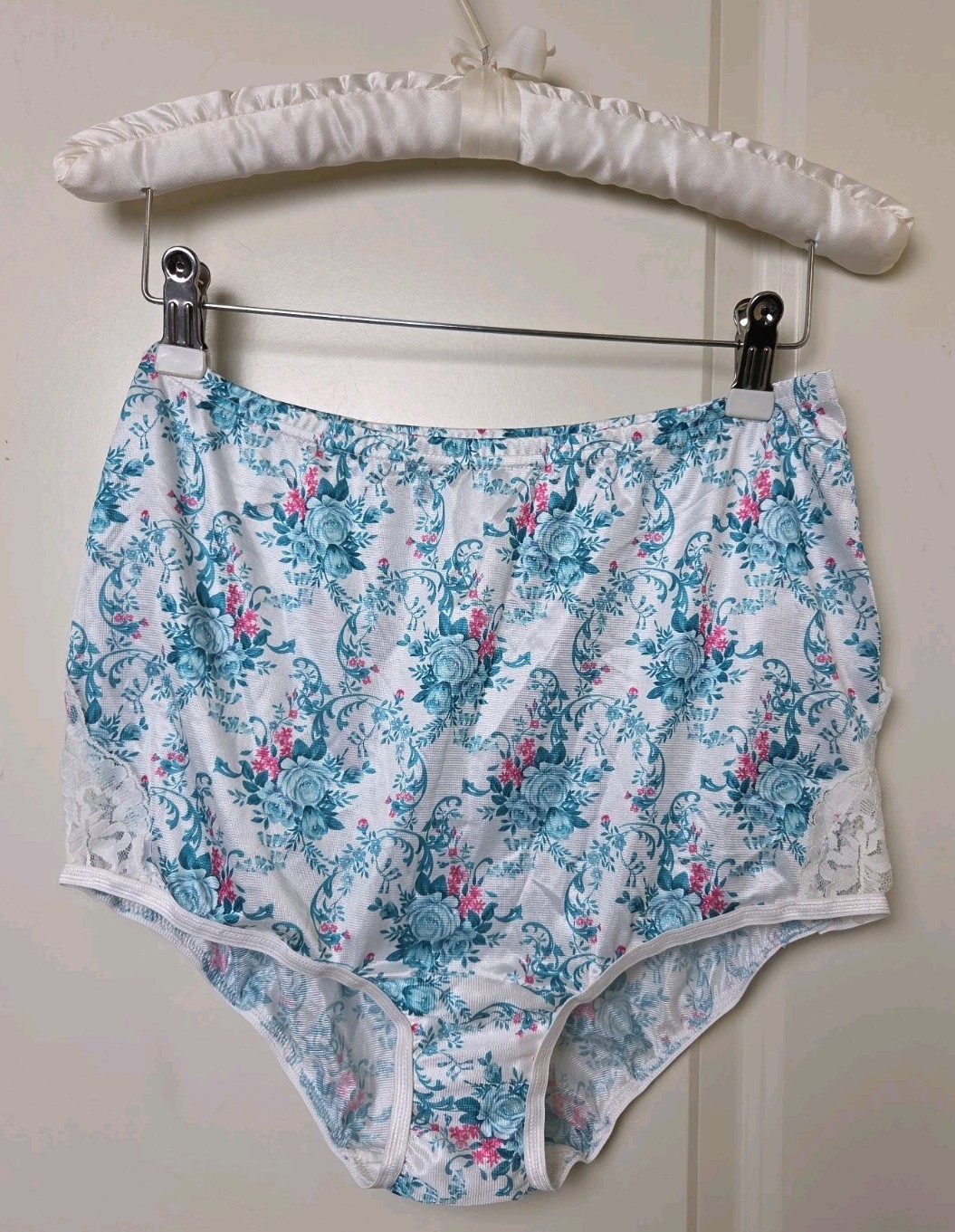 Vintage Vanity Fair Floral Green Rose PinUp Satin Lace Panties XL 8 13-404