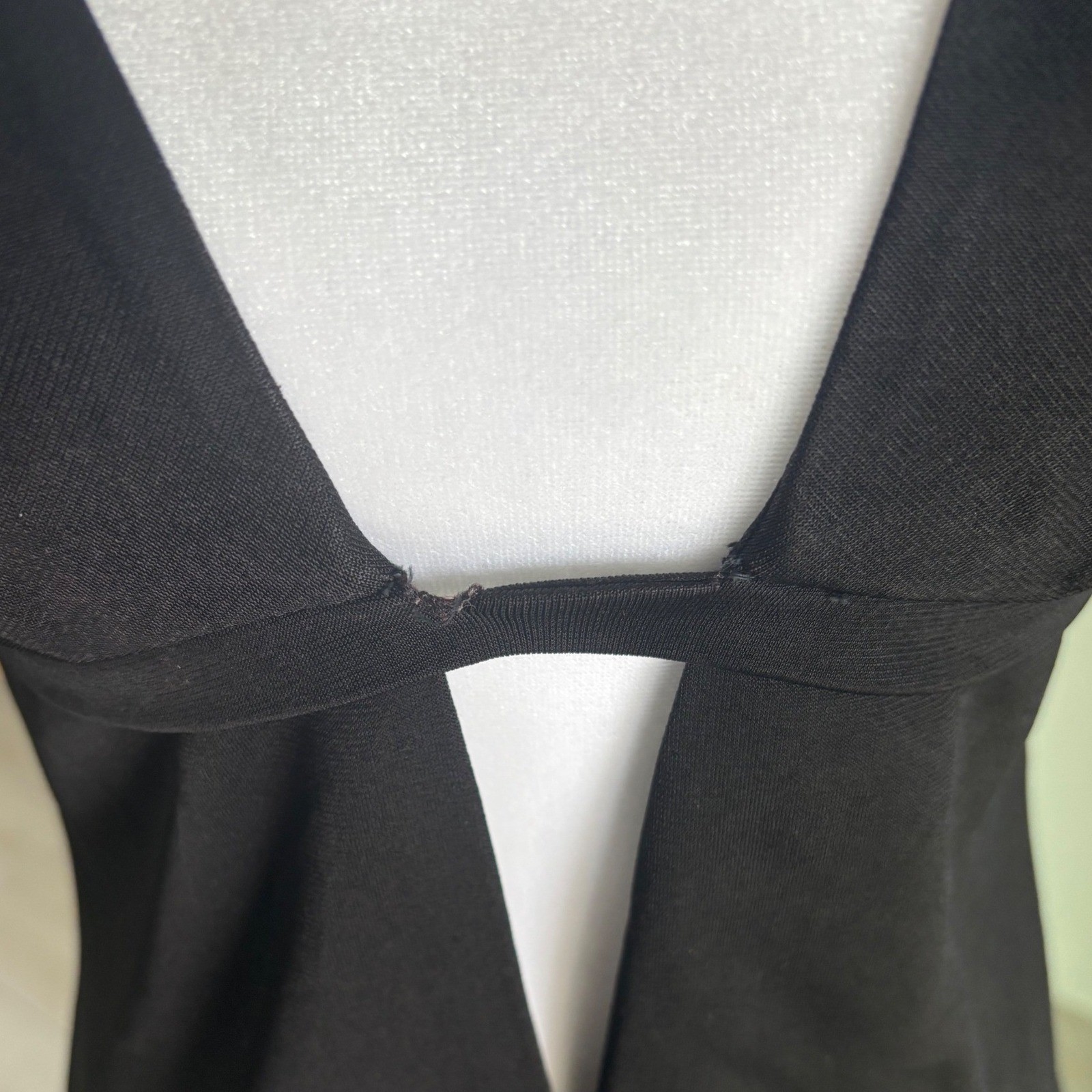 Vintage Manning Silver Black Plunging V-Neck Empire Waist Shell Top Office Siren