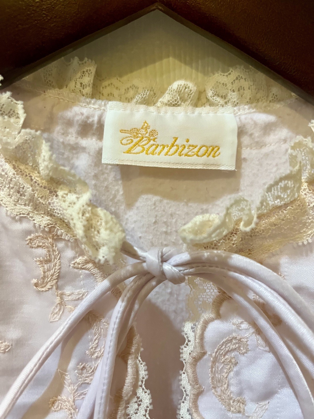Vintage Barbizon Floral,Lace Trim, Delicate Bows Nightgown Prairie Cottage Roses