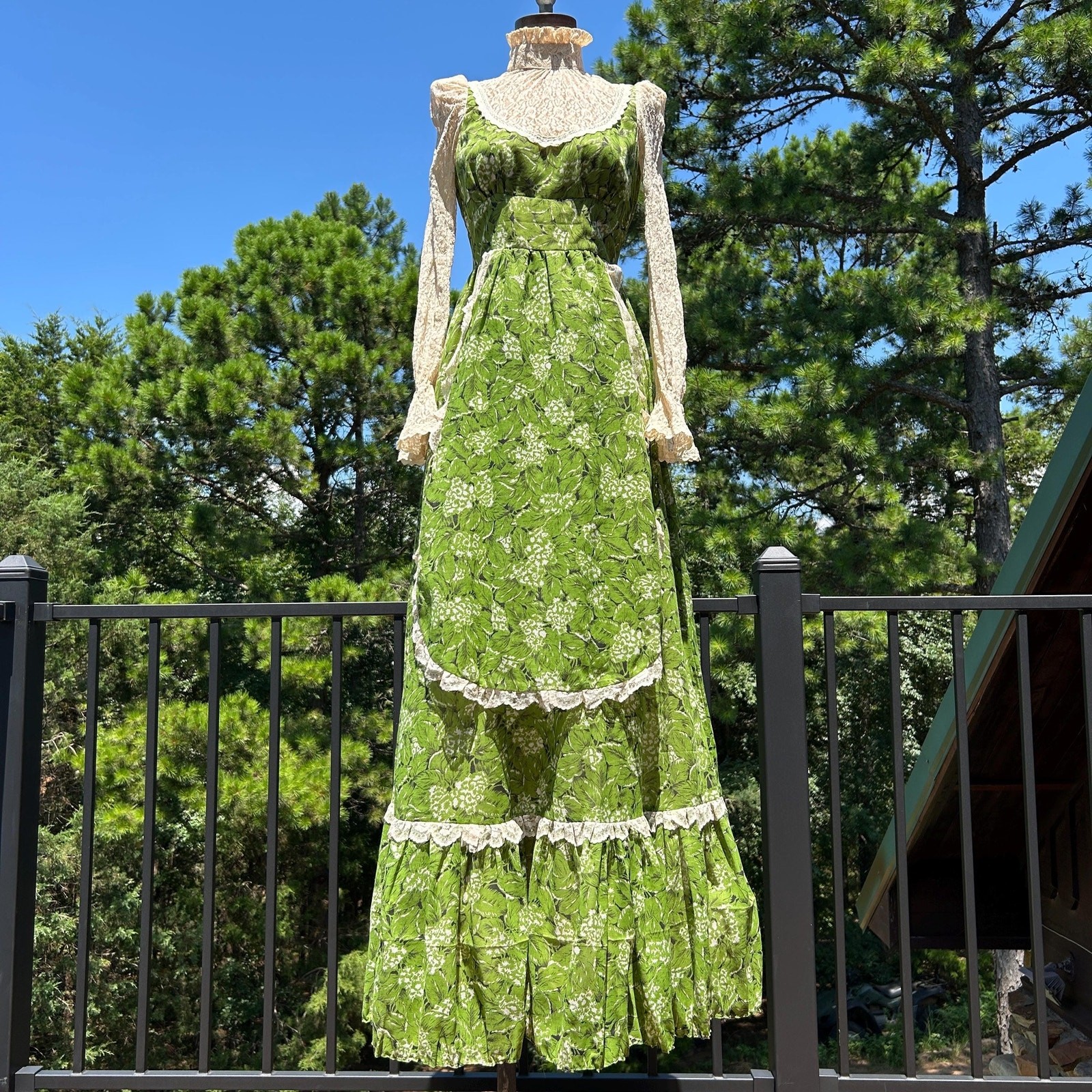 Vintage 70s Black Label Gunne Sax Leafy Floral Victorian Ruffled Lace Maxi Dress