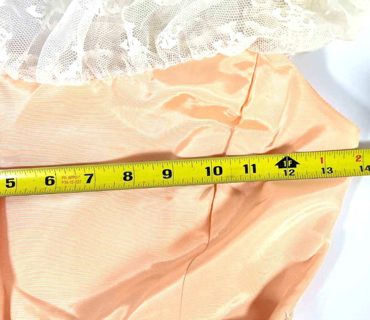 Glenrob Vintage 1980s Girls Prom Dress Peach Size 3-4 w/Lace & Rose X Small