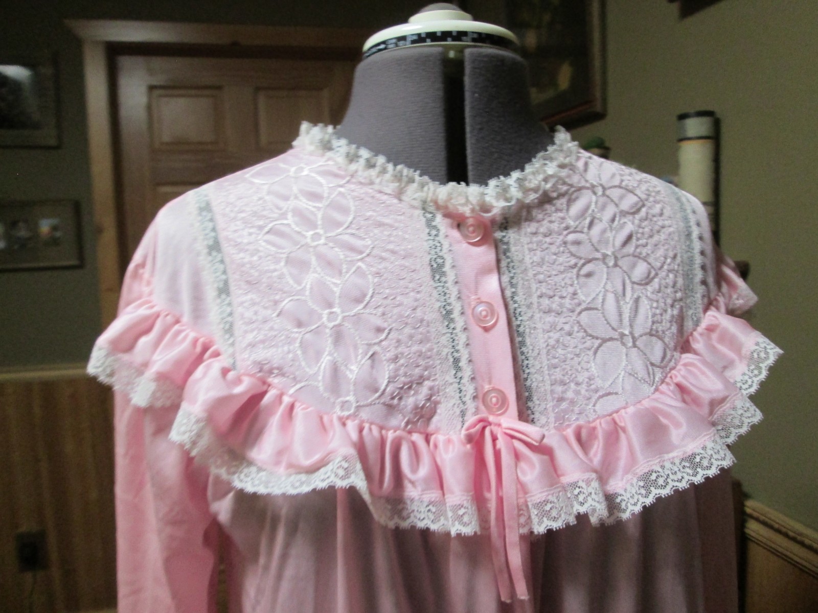 VTg RIKKI New York Modest Pink lace pinafore ruffled hem button front glam lg