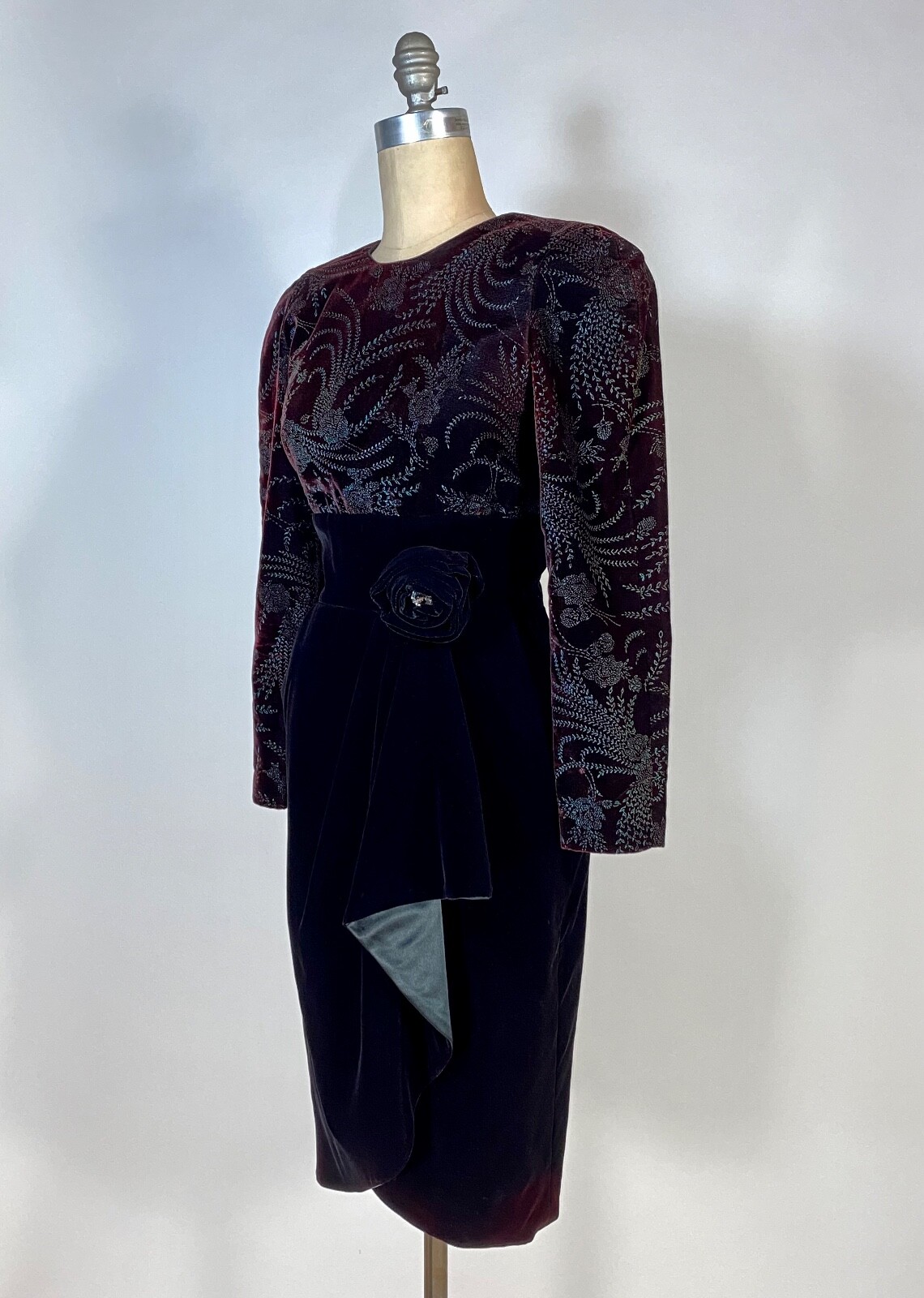 Vintage late 1980’s-90’s little black velvet cocktail dress w/fabric rose detail