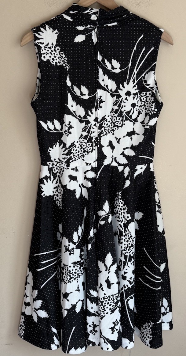 Vintage Dress 60s 70s Fit Flare Print Knit Womens Size Medium 8 10