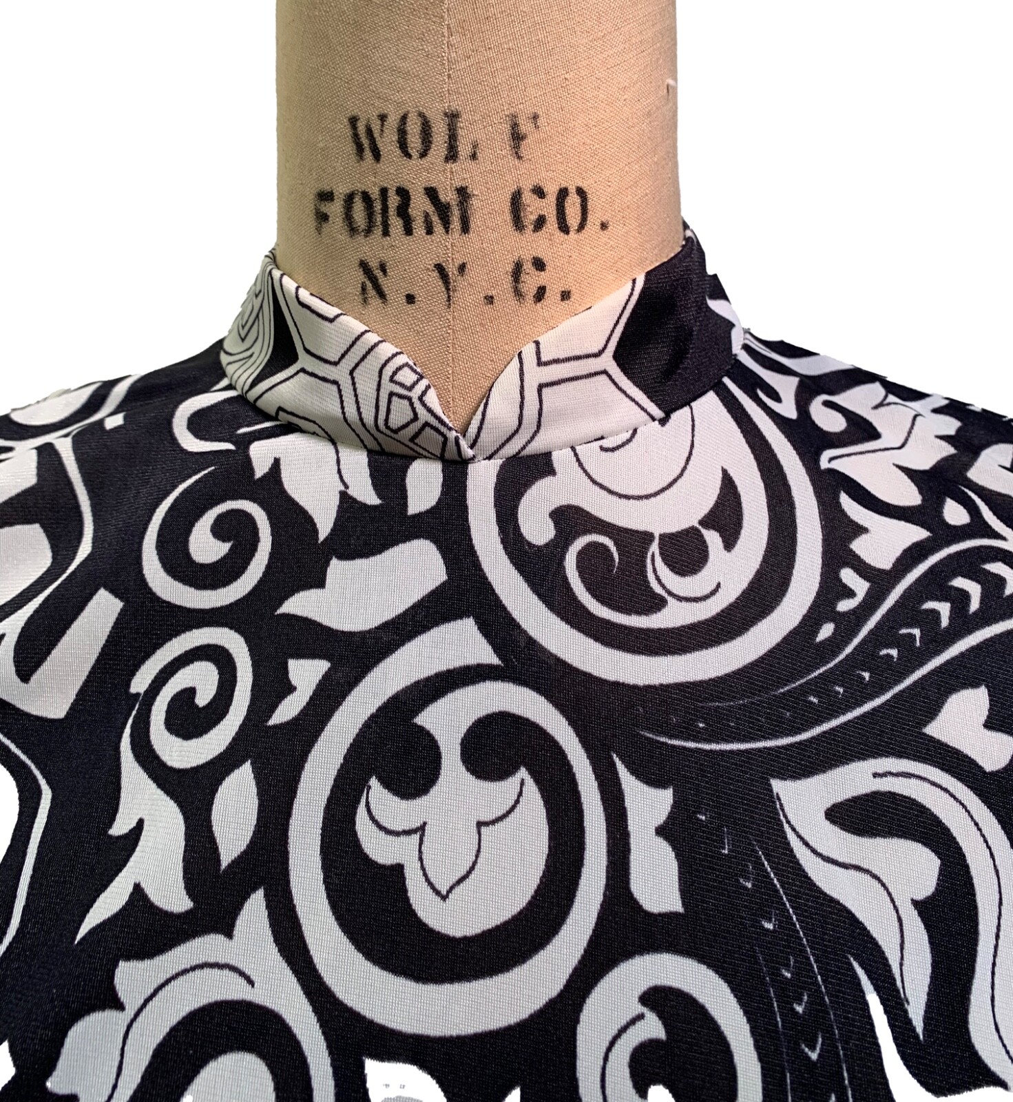 Vintage 60s RUTH WALTER Abstract Print Women’s Dress with Belt – Black and White