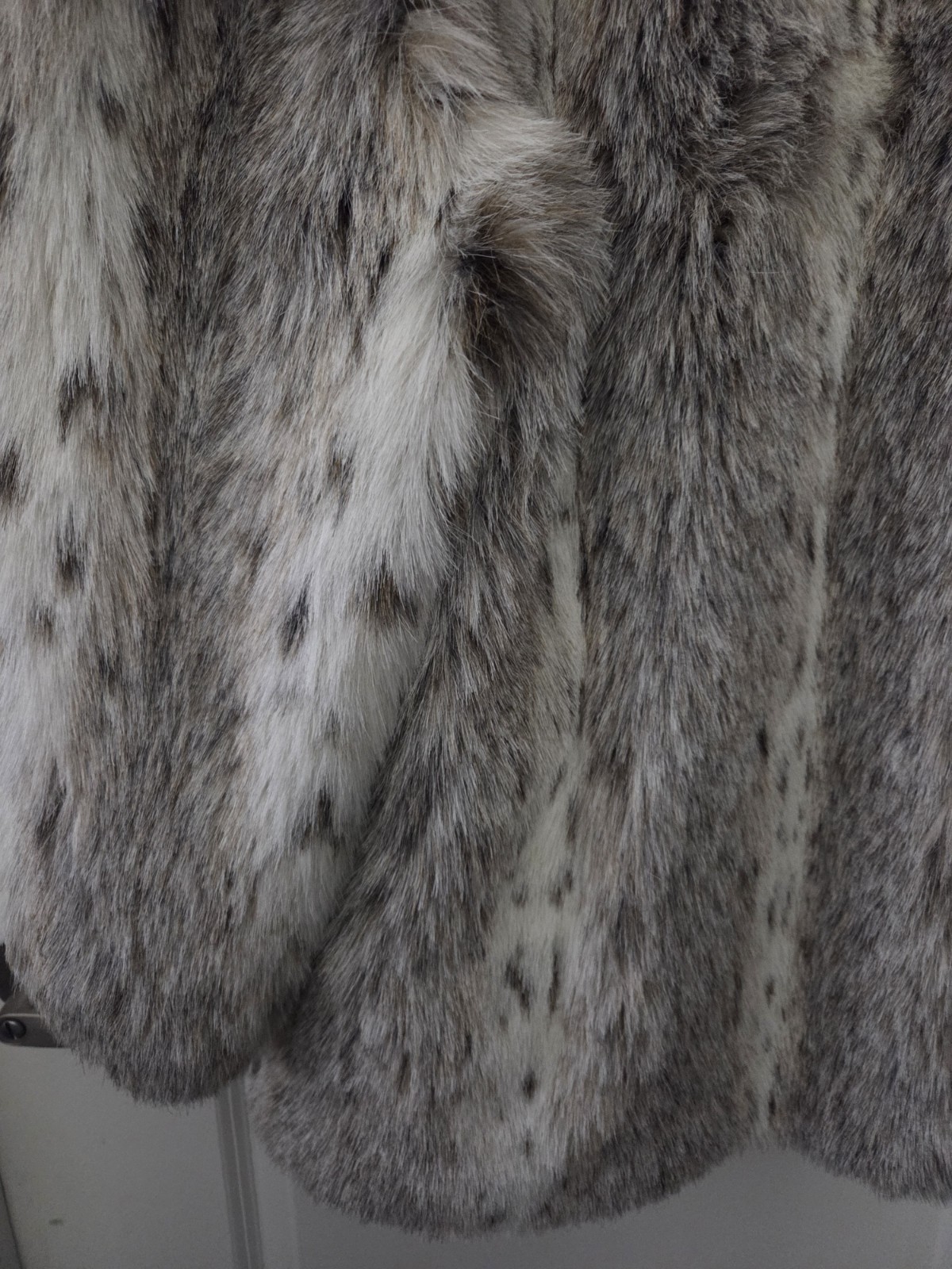 Vintage 80s JORDACHE Snow Leopard Faux Fur Jacket Coat Size M L