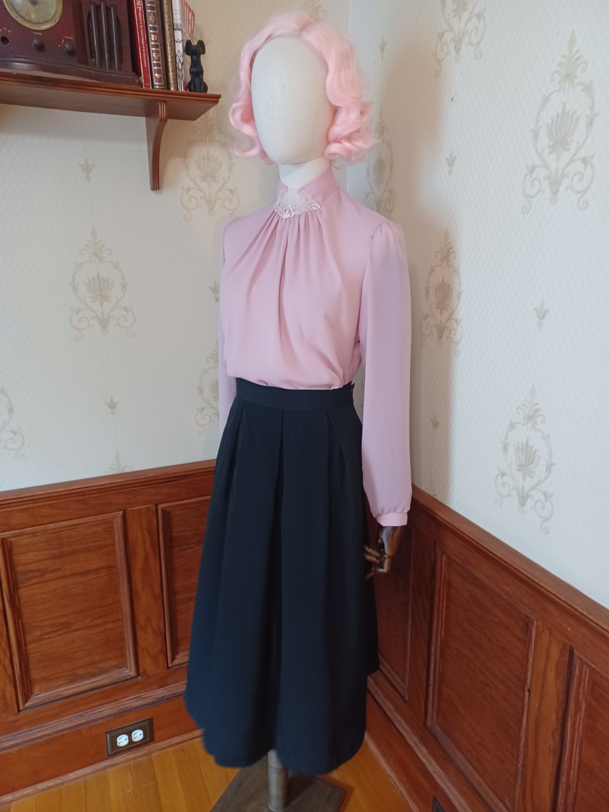 Vintage 1980s Casablanca Black High Waist Flowy Classic Academia Midi Skirt