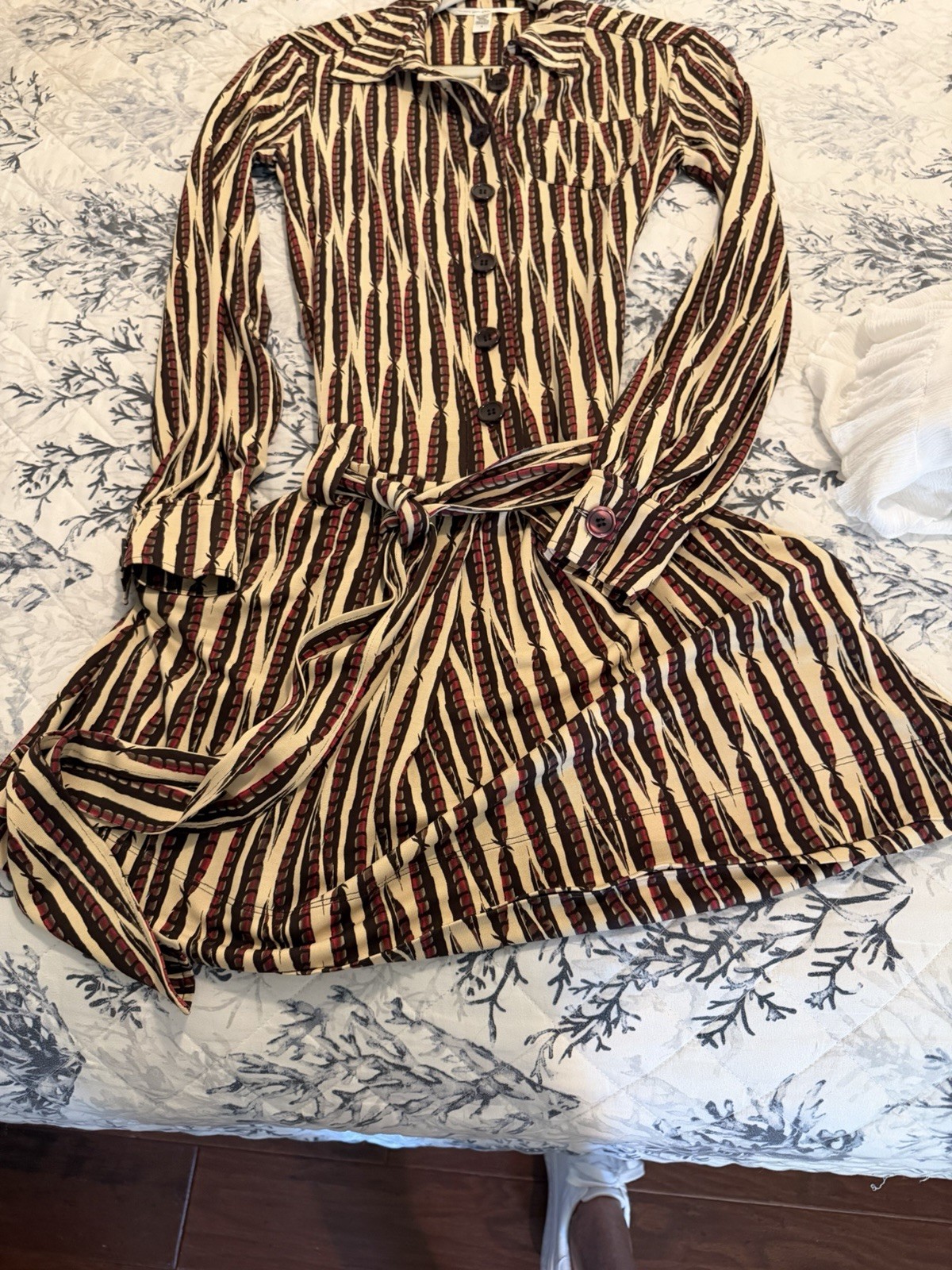 Diane von Furstenberg 100% Silk, Size 6, Retro Dress, Vintage