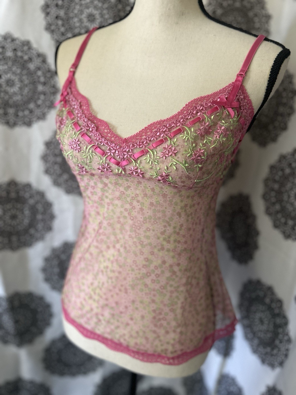 Vintage 2005 Y2K Victoria’s Secret Angels pink / green floral lace cami top M