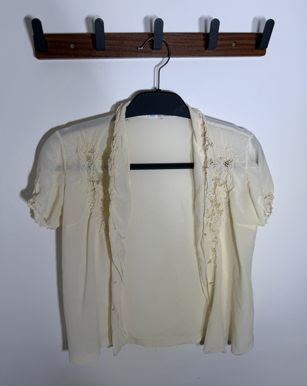 Peony 100% Silk Embroidered Ivory Short Sleeve Top Women’s Size 34