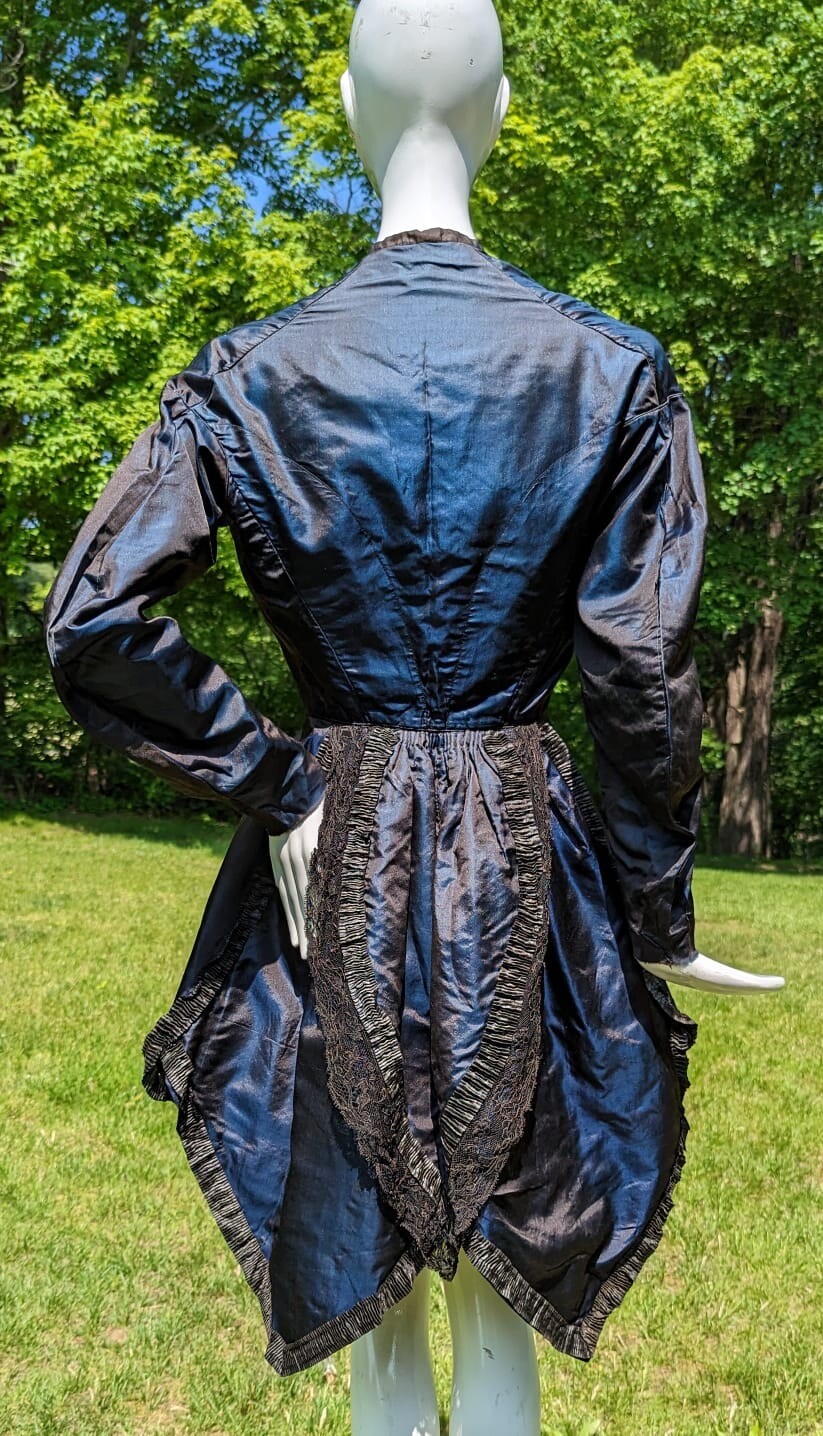 CIVIL WAR 1860’S PURPLE SILK TAFFETA JACKET W LACE TRIMMED POINTED TAIL DETAIL