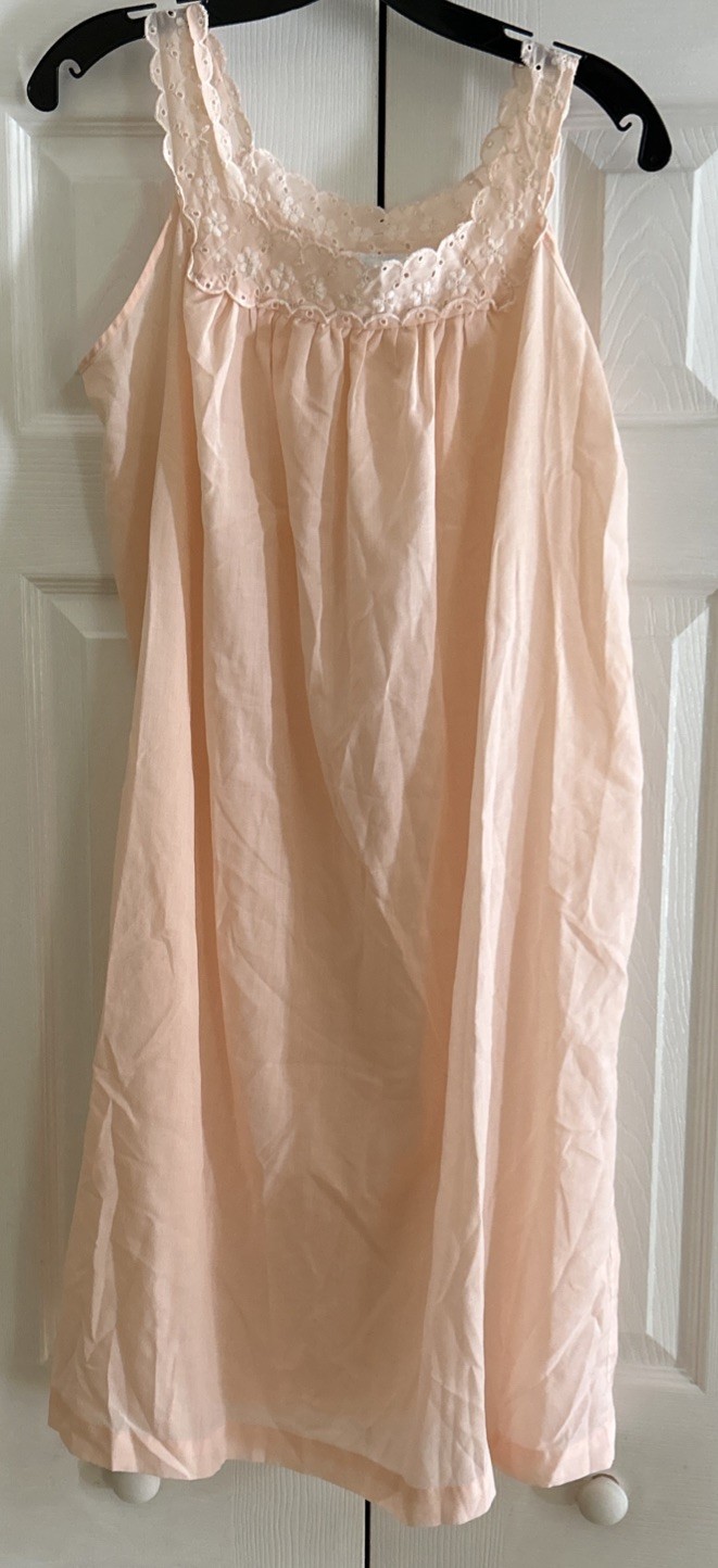 Damea Vintage Sleeveless Nightie Peach Color With Lace Size L