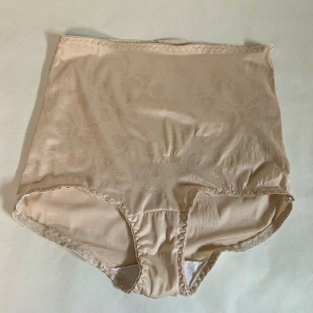 Vintage Beige Nylon Lycra Stretch Panties w/Design in Fabric. Size 38