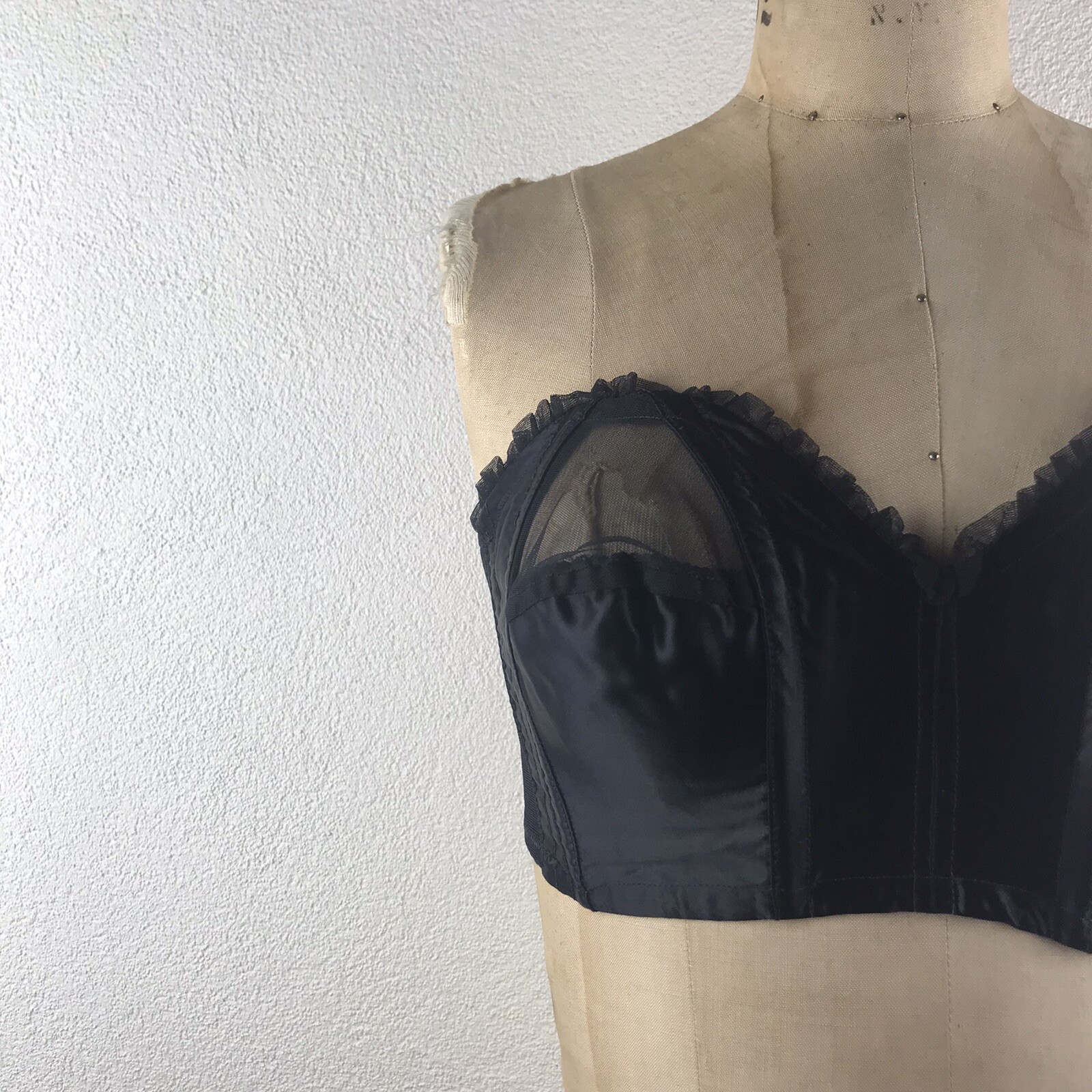 Vintage l 50s 32 RARE Flexees Peekaboo Peaked Mesh Burlesque Pinup Bullet Bra