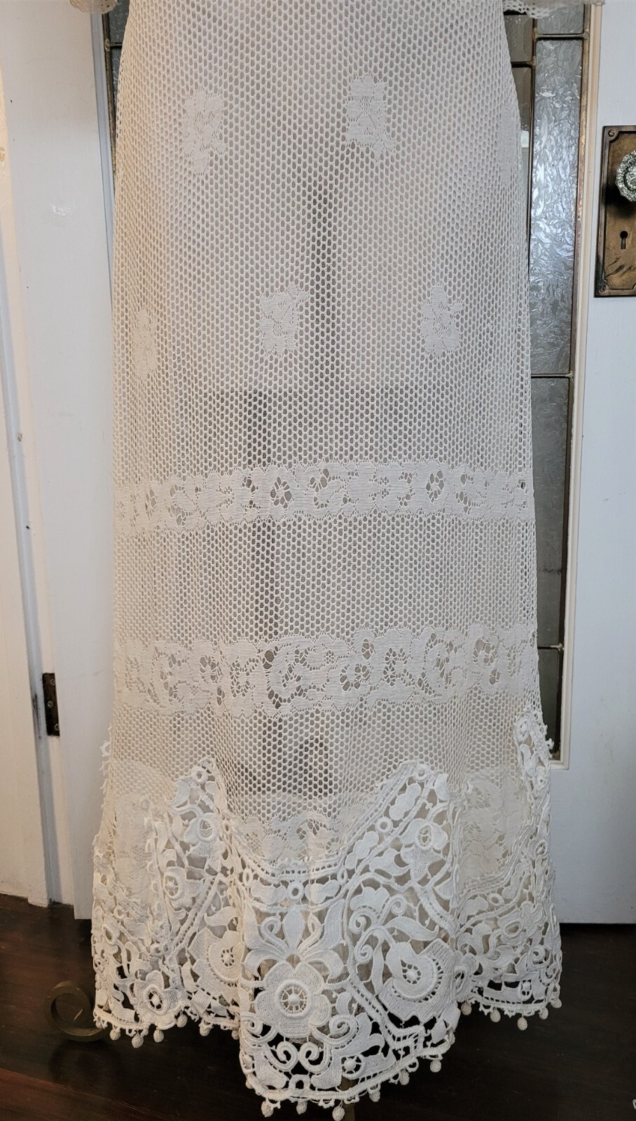 ANTIQUE EDWARDIAN IVORY WOVEN MESH NET DRESS ORNATE IRISH CROCHET WORK BOBINET