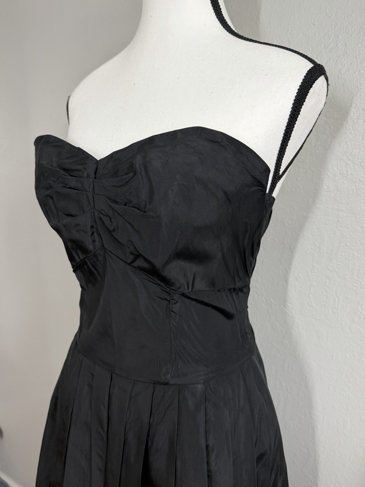 VTG 1950s Black Taffeta Strapless Cocktail Dress Talon Zip Pleated Fit Flare S