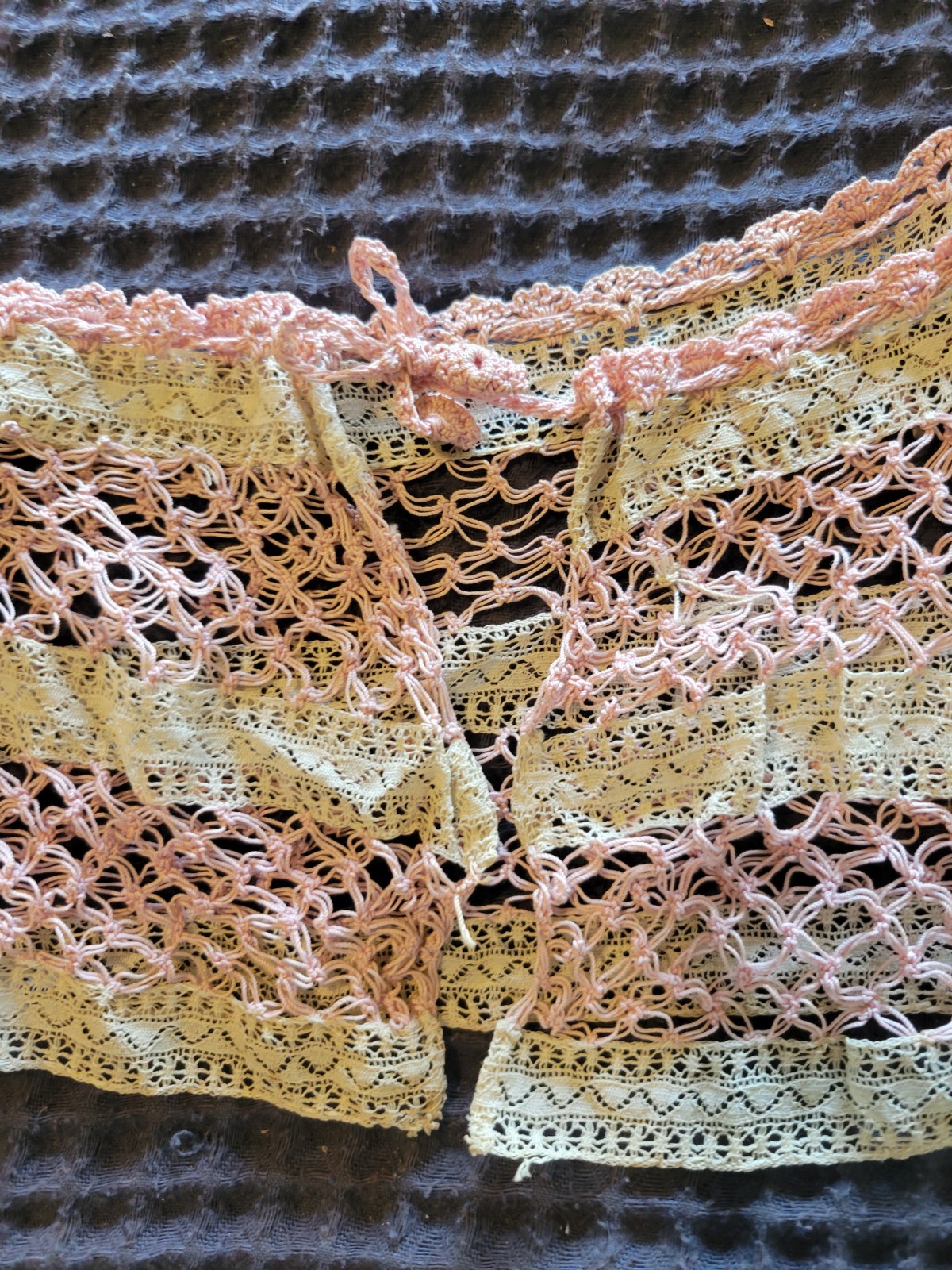 ANTIQUE VICTORIAN CROCHETAND LACE HANDMADE TINY DELICATE BRALETTE 1920s 30s XS