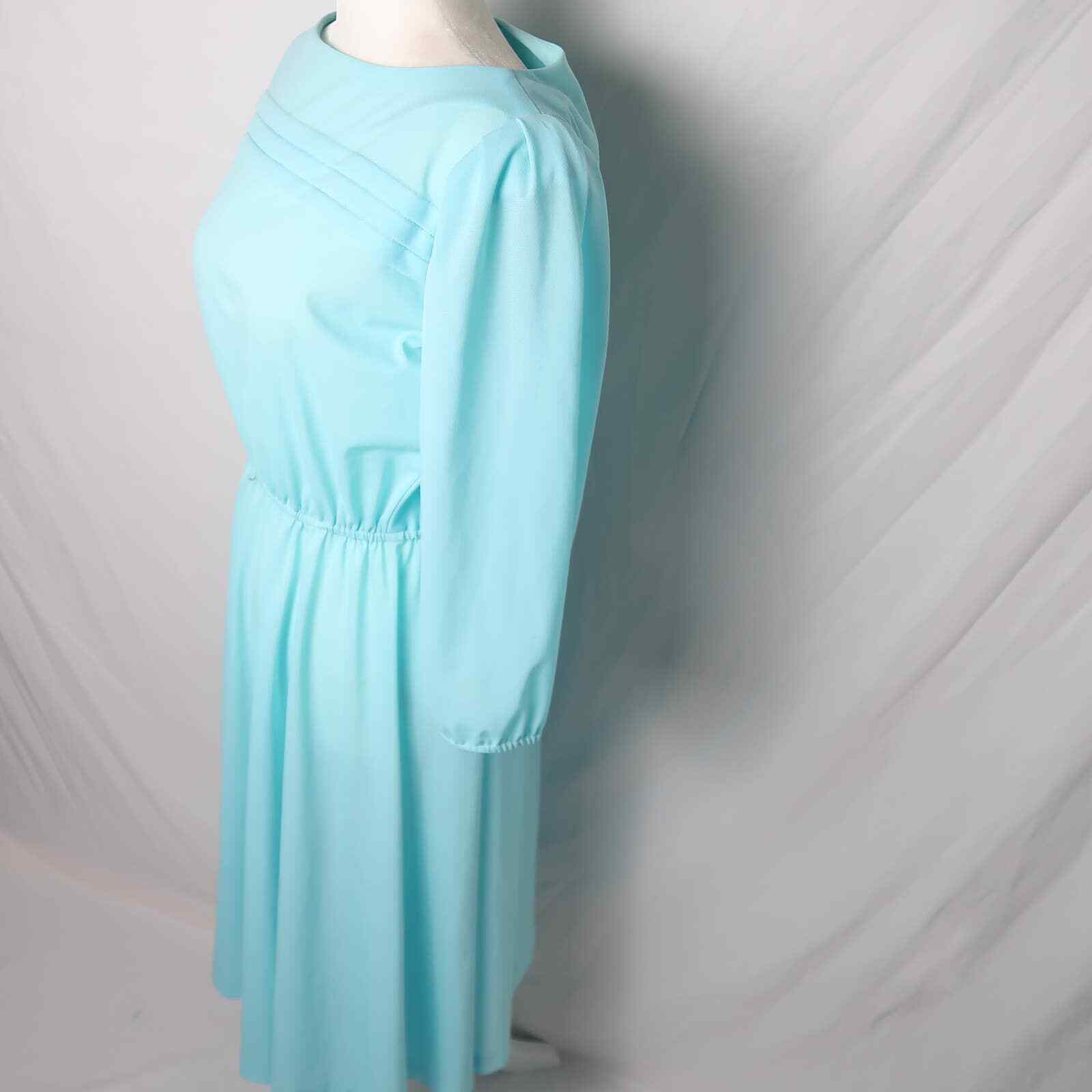 Vintage 70s Lady Carol light turquoise blue blouson midi dress 12