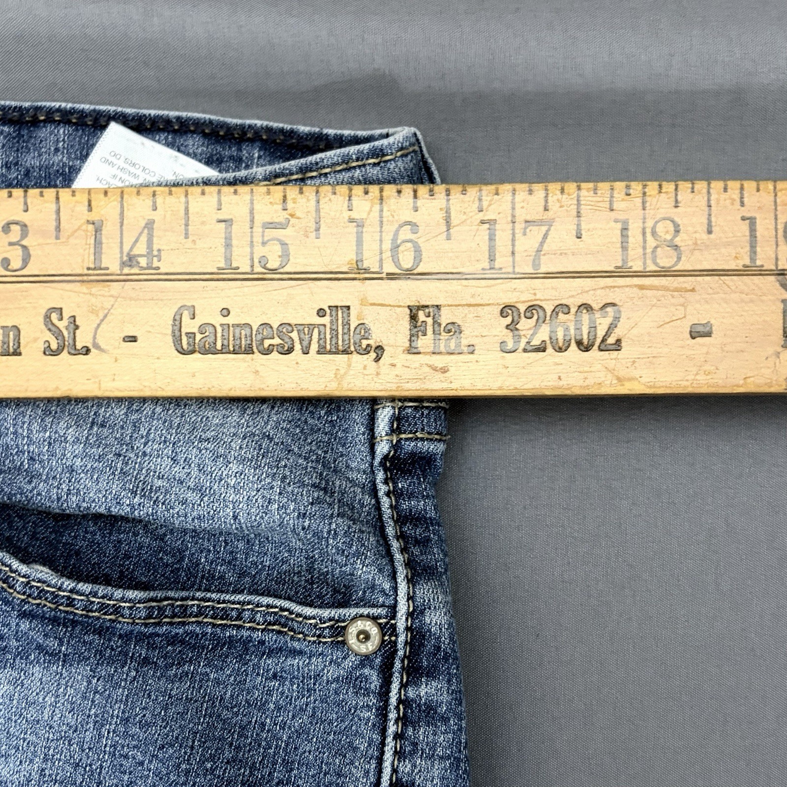 Levi Strauss Women’s 32×30 Mid-Rise Skinny Blue Jeans