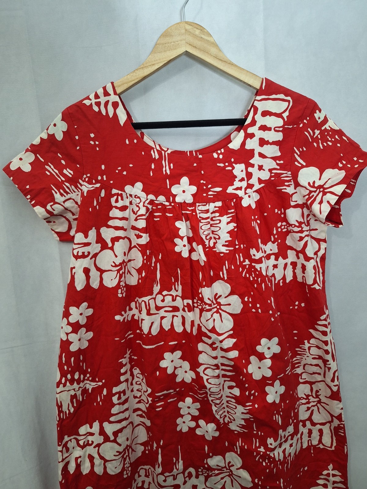 Womens Vintage 1960’s Groovy Hawaiian Dress Sz M Red Maxi Muu Muu Made in Hawaii