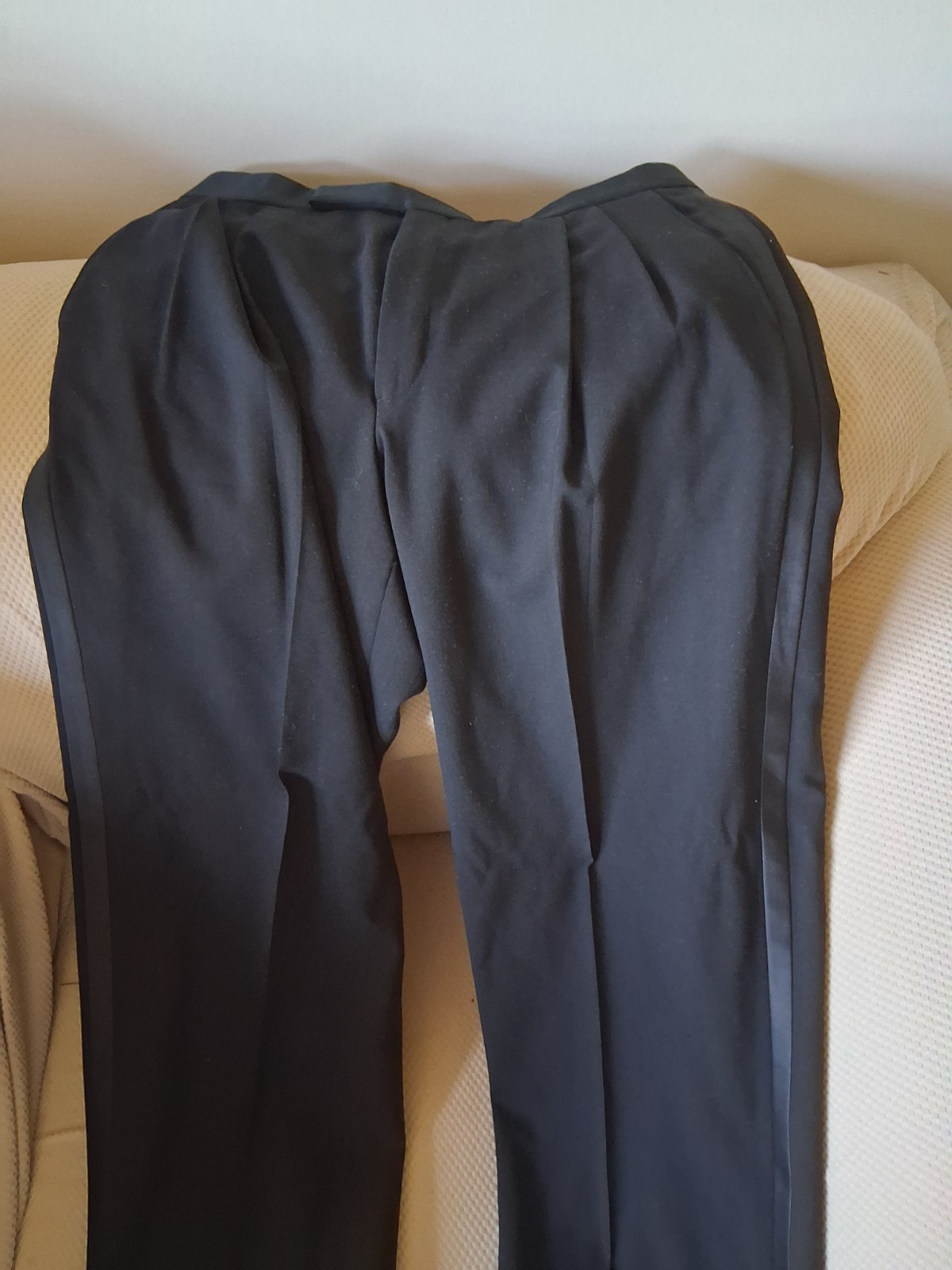 Tuxedo Pleated Satin Around Waist Sides of Pants Black 34 Waist 31 Length Size 8
