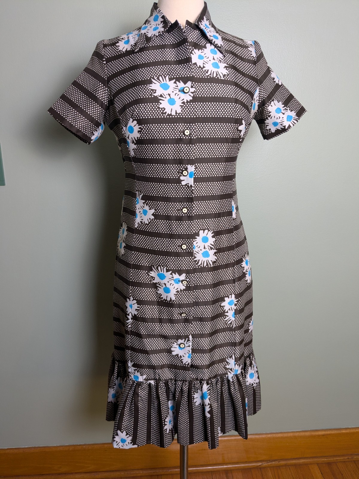 Polka Dot And Flower Print Shirtwaist Collared Dropwaist Vintage 1960s Dress