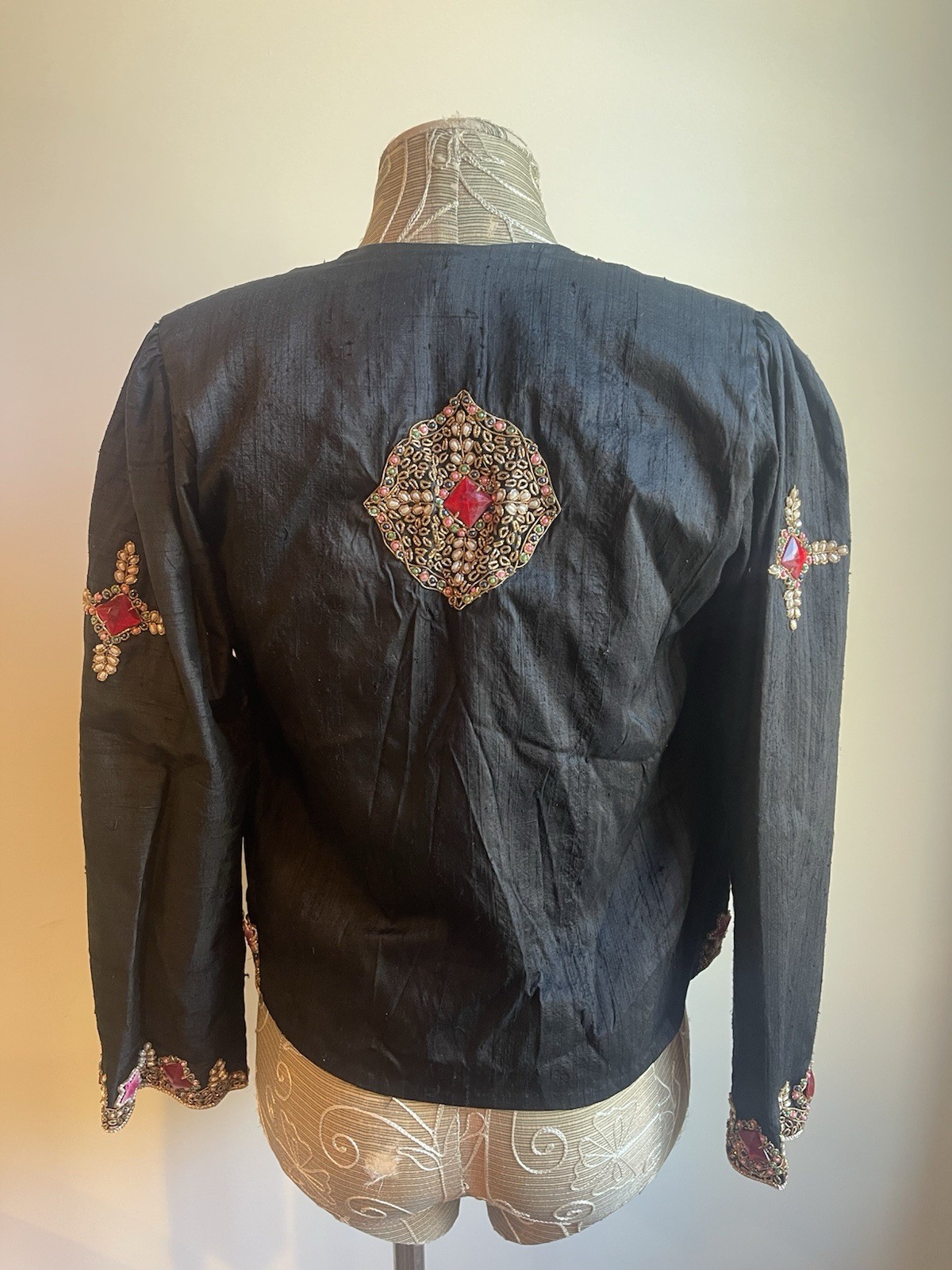 Vintage Women’s Precious Moments 100% Silk Beaded Gem Jacket