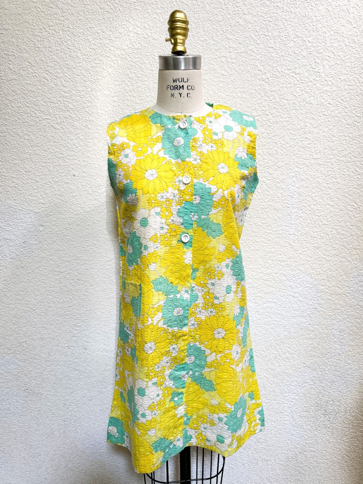 Vintage 1960s Yellow and Blue Floral Seersucker Mini Shift Dress Medium M