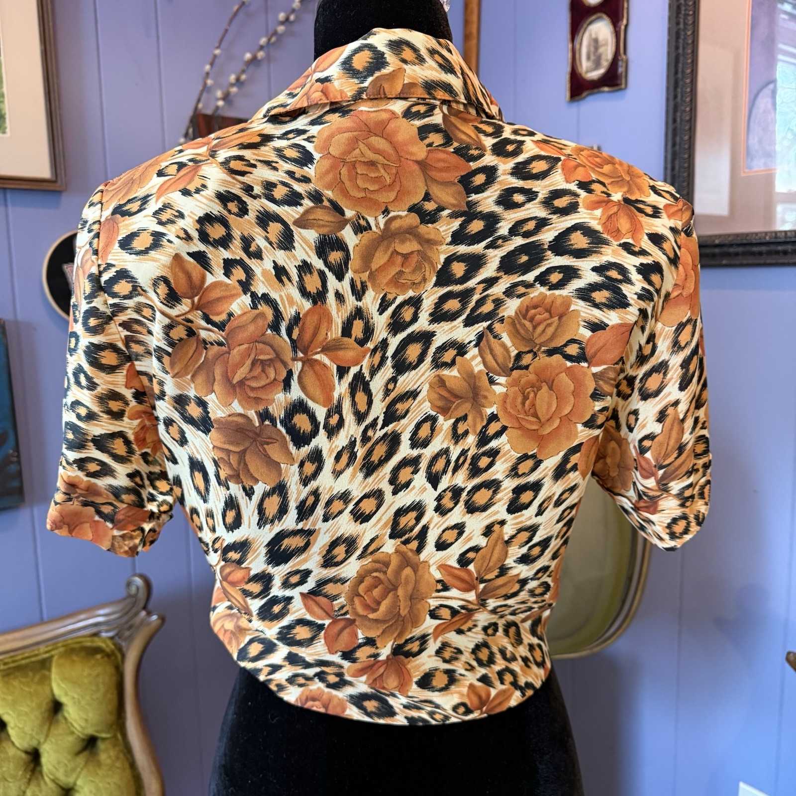Vintage 80s/90s Taurus II Leopard And Rose Print Wrap Shirt Size M/L
